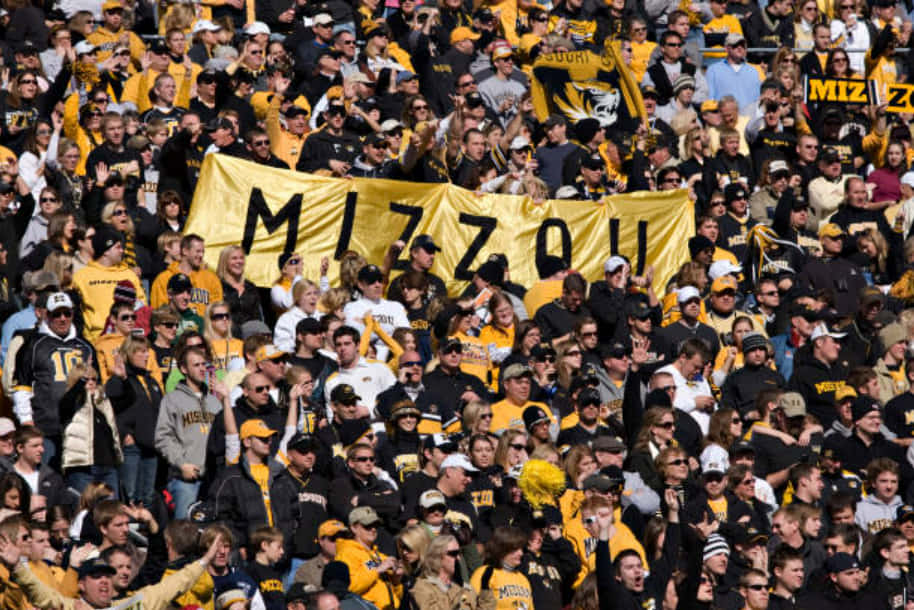 University Of Missouri Tigers Fans Golden Banner Wallpaper
