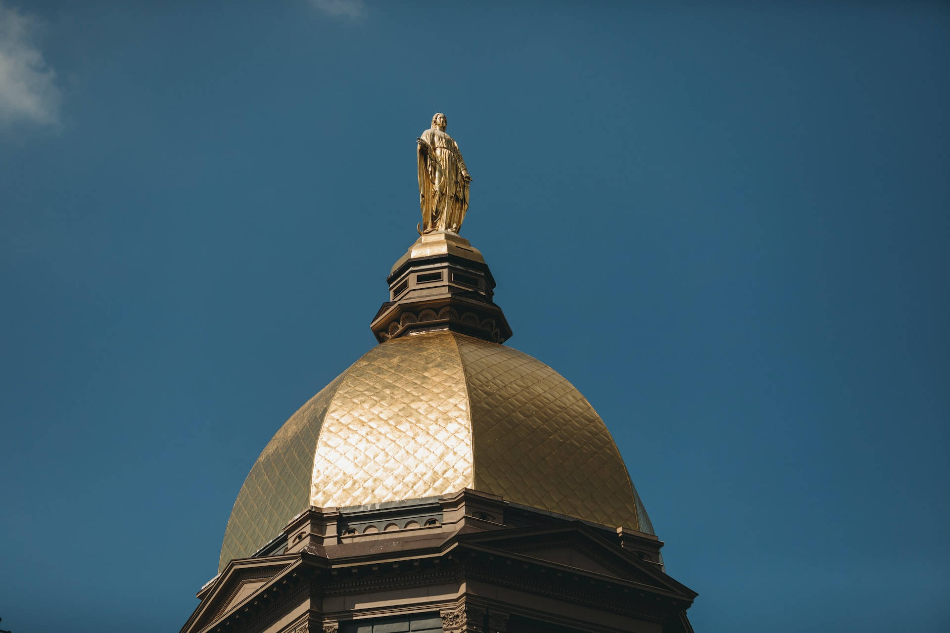 Universitätvon Notre Dame Kuppel Für Den Desktop Wallpaper