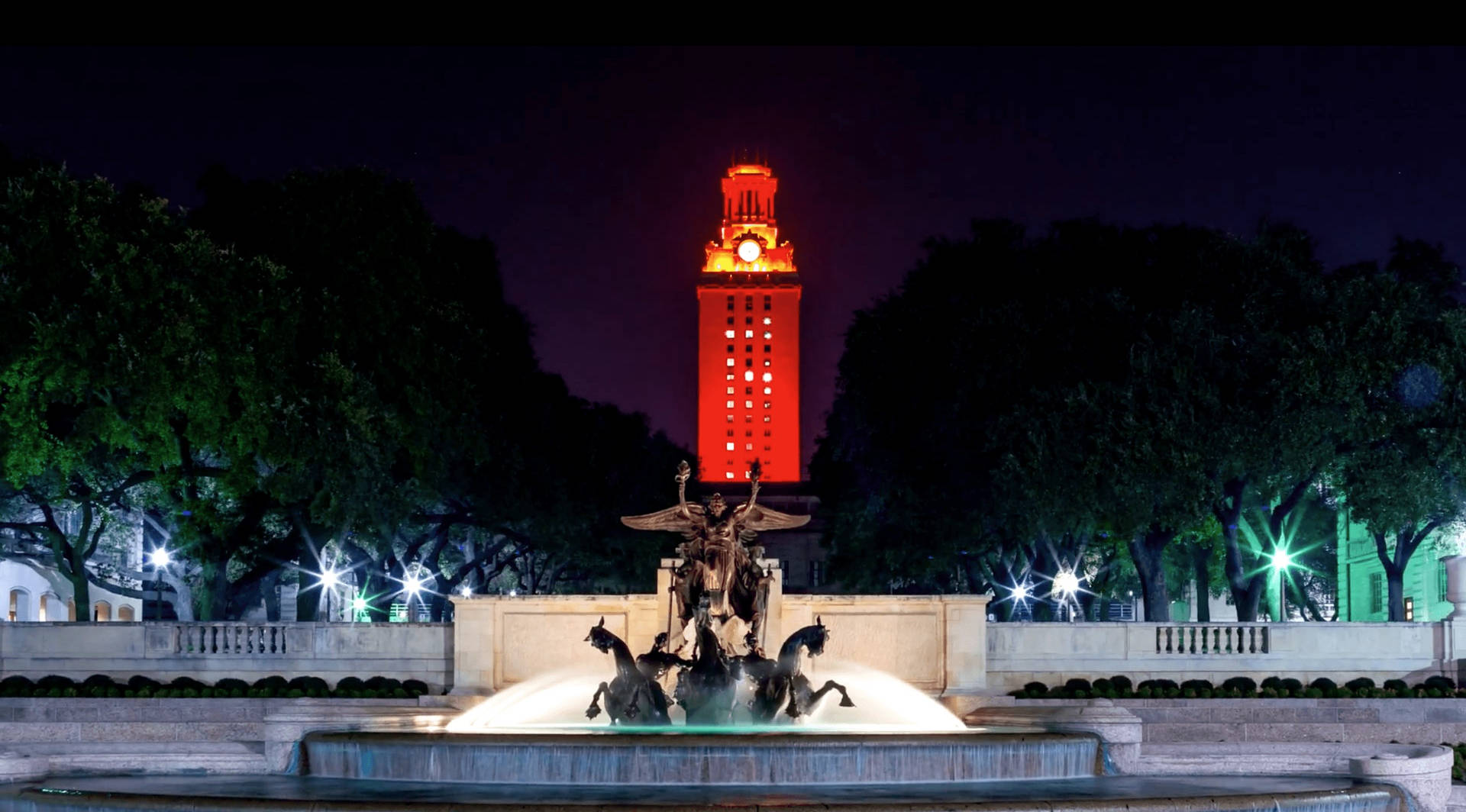 Torredel Reloj Roja De La Universidad De Texas Fondo de pantalla