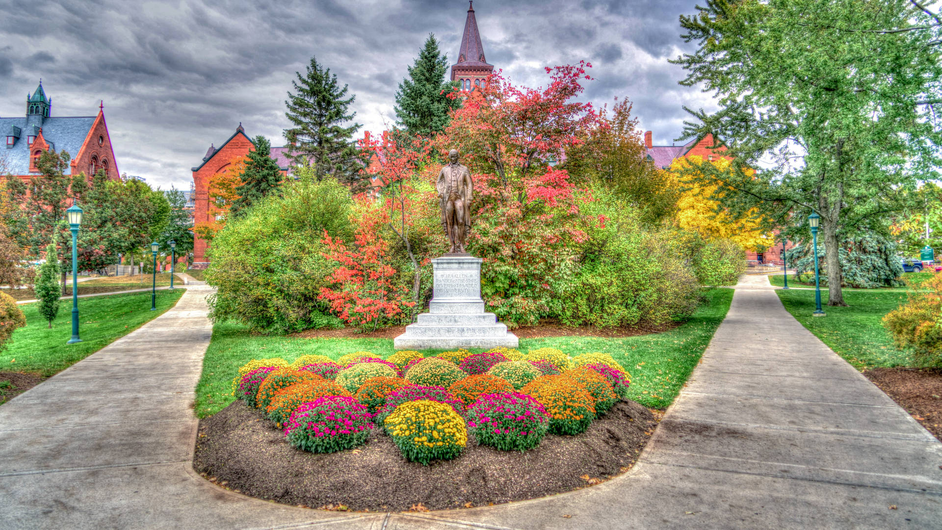 University Of Vermont Garden Statue Wallpaper