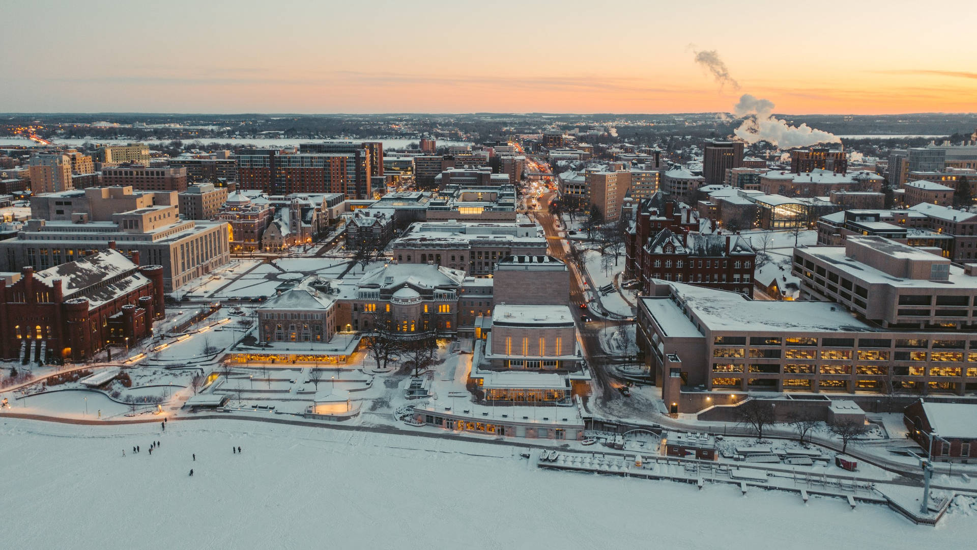 University Of Wisconsin-madison Winter Season Wallpaper