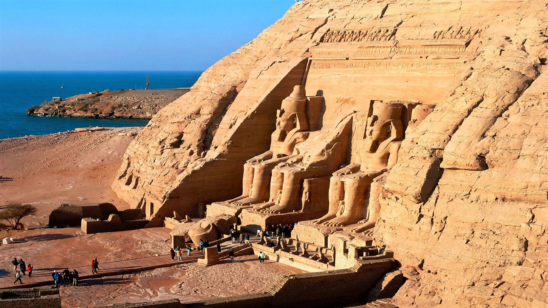 Upper Side Angle Of Ramses The Great Statue In Abu Simbel Wallpaper