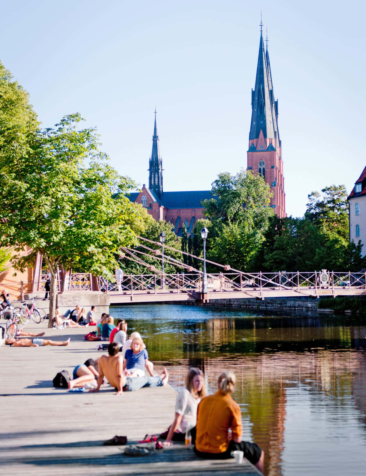 Uppsala Rivierfront Zomer Scene Achtergrond