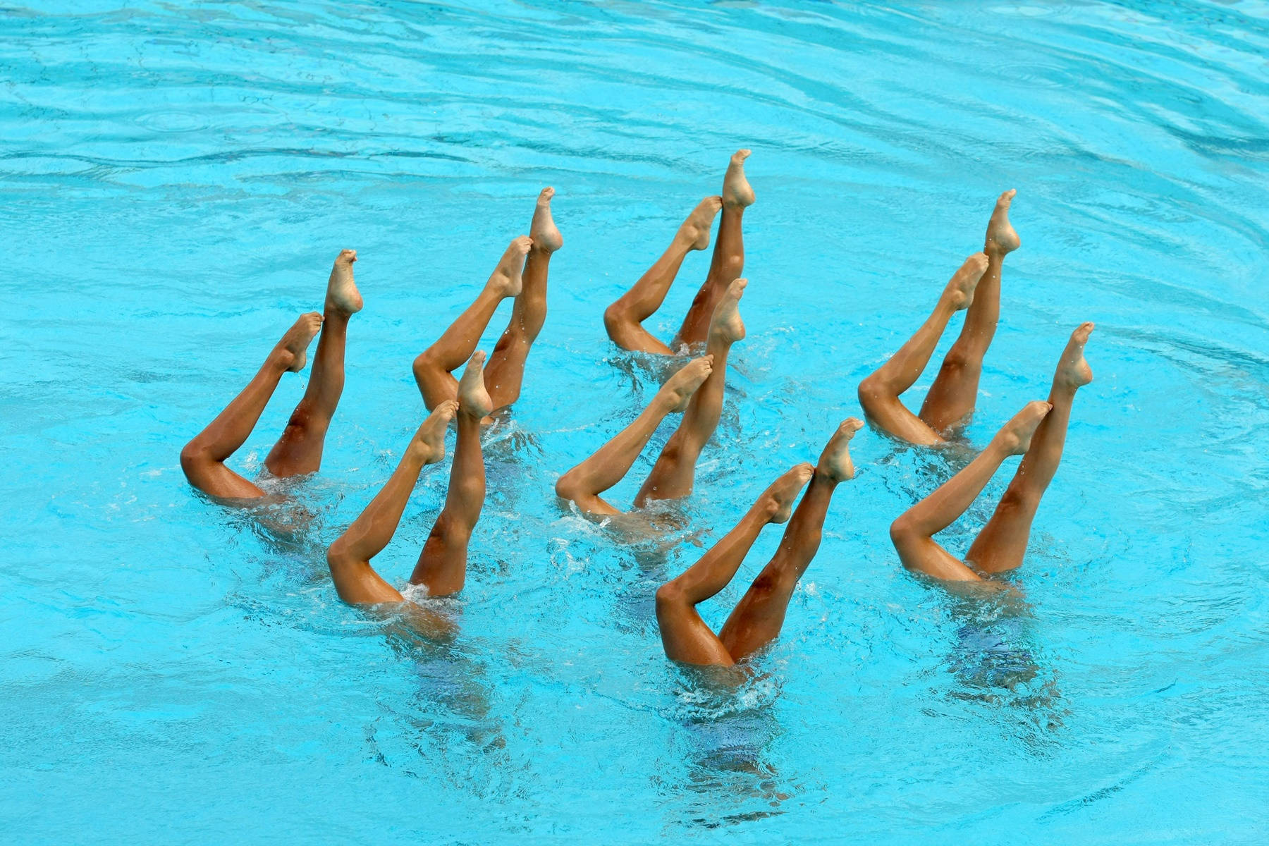 Upside Down Posture Synchronized Swimming Wallpaper