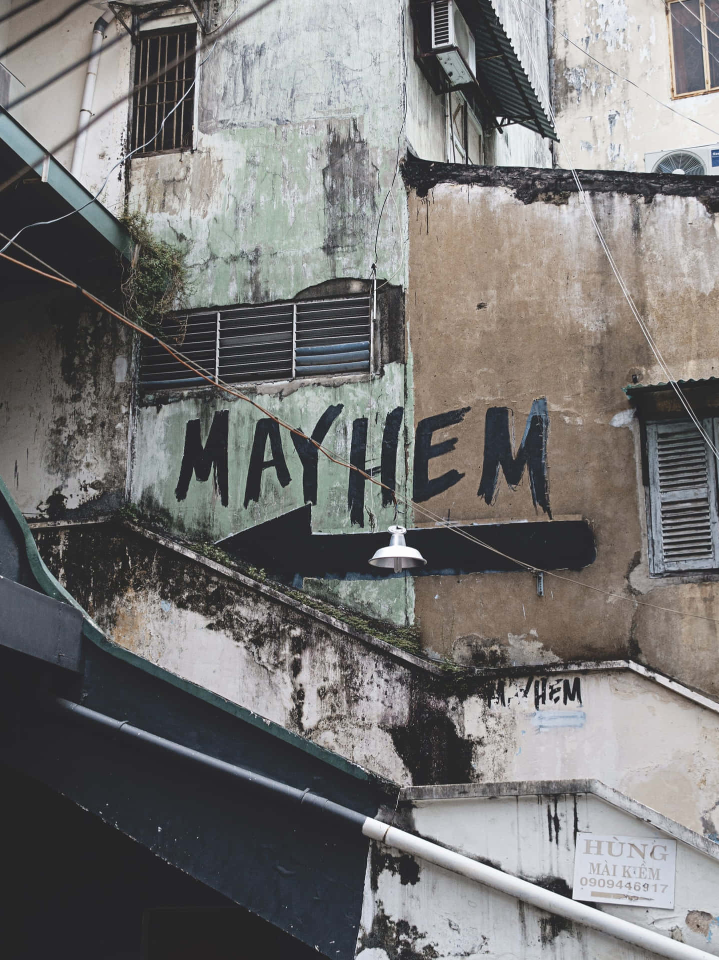Urban Mayhem Graffiti Wallpaper