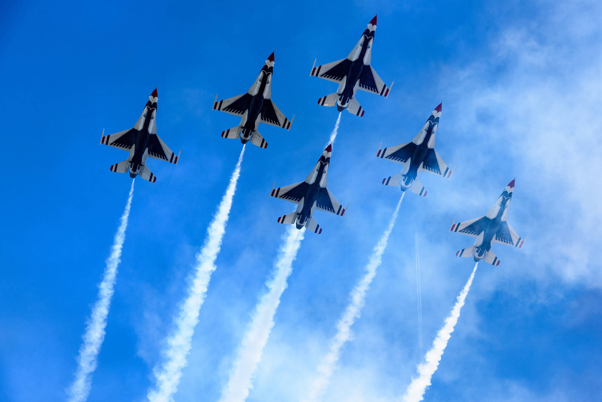Dette billede viser US Air Force Thunderbirds F-16-fly. Wallpaper