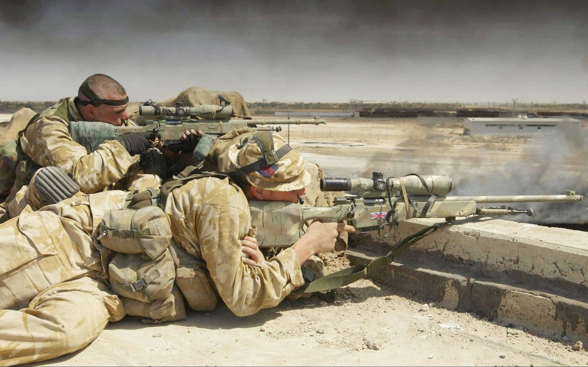 Us Army Soldiers Sniping On Building Wallpaper