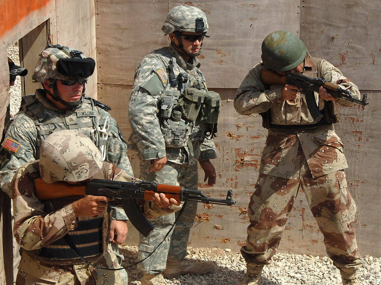Soldati Dell'esercito Americano Che Addestrano Soldati Sfondo