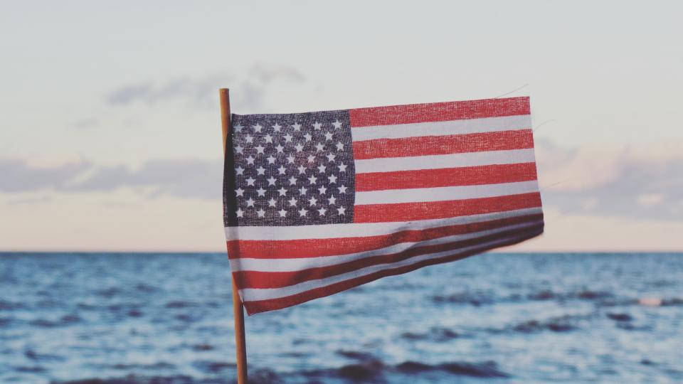 Usa Flag Iphone In The Sea Wallpaper