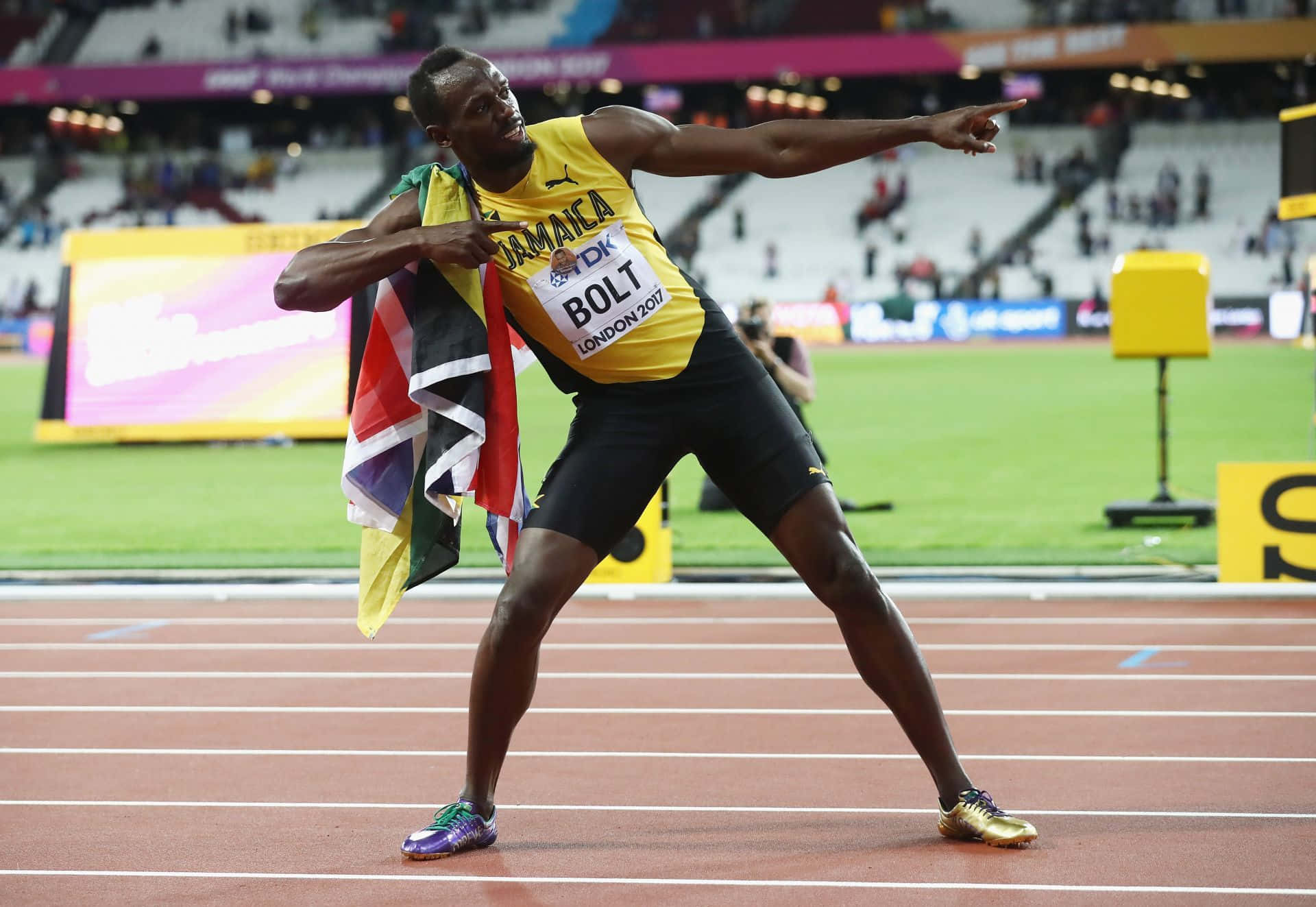 Usain Bolt sort og gul stående tapet Wallpaper