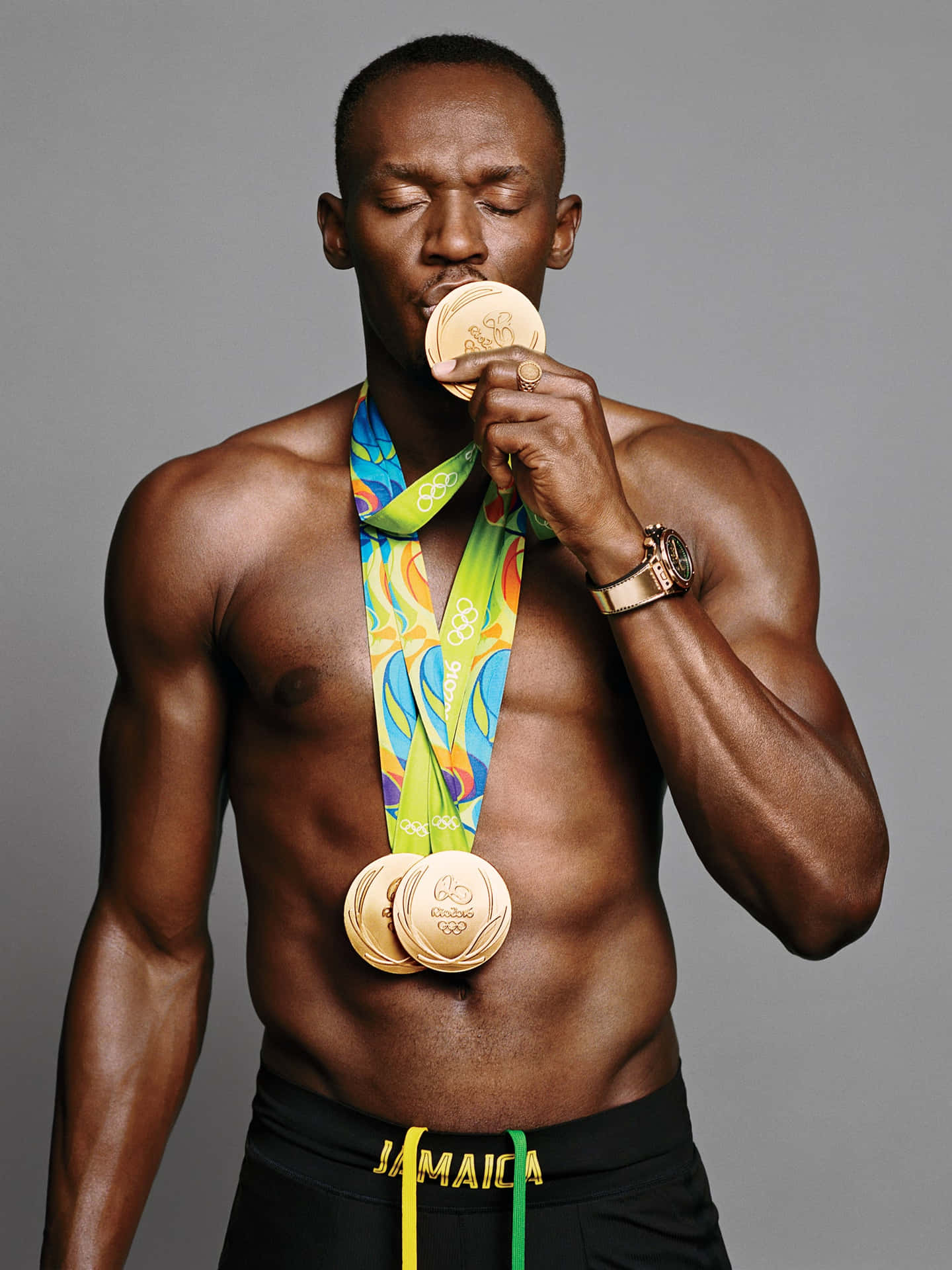 Usain Bolt Kissing Medal Wallpaper