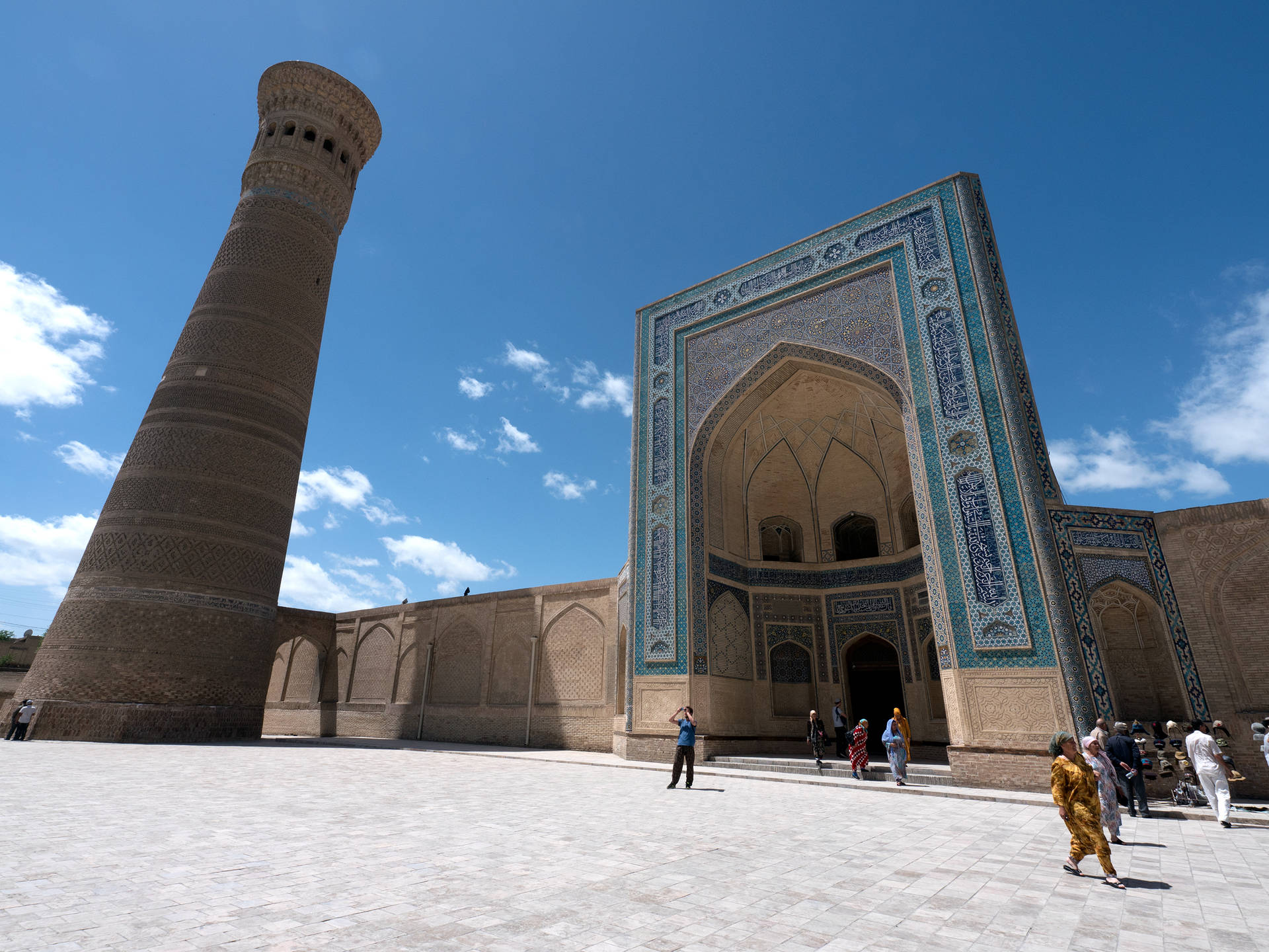 Usbekistan-moskeen Og Minaret Wallpaper
