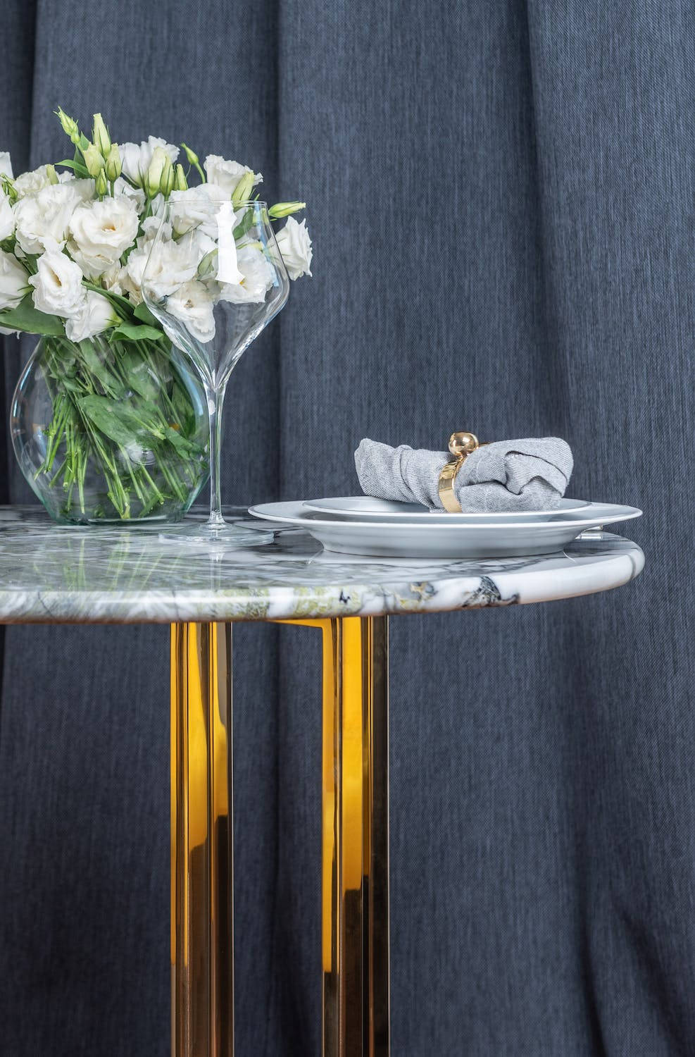 Elegant Rose Gold Marble Utensils Holding Modern Aesthetics Wallpaper