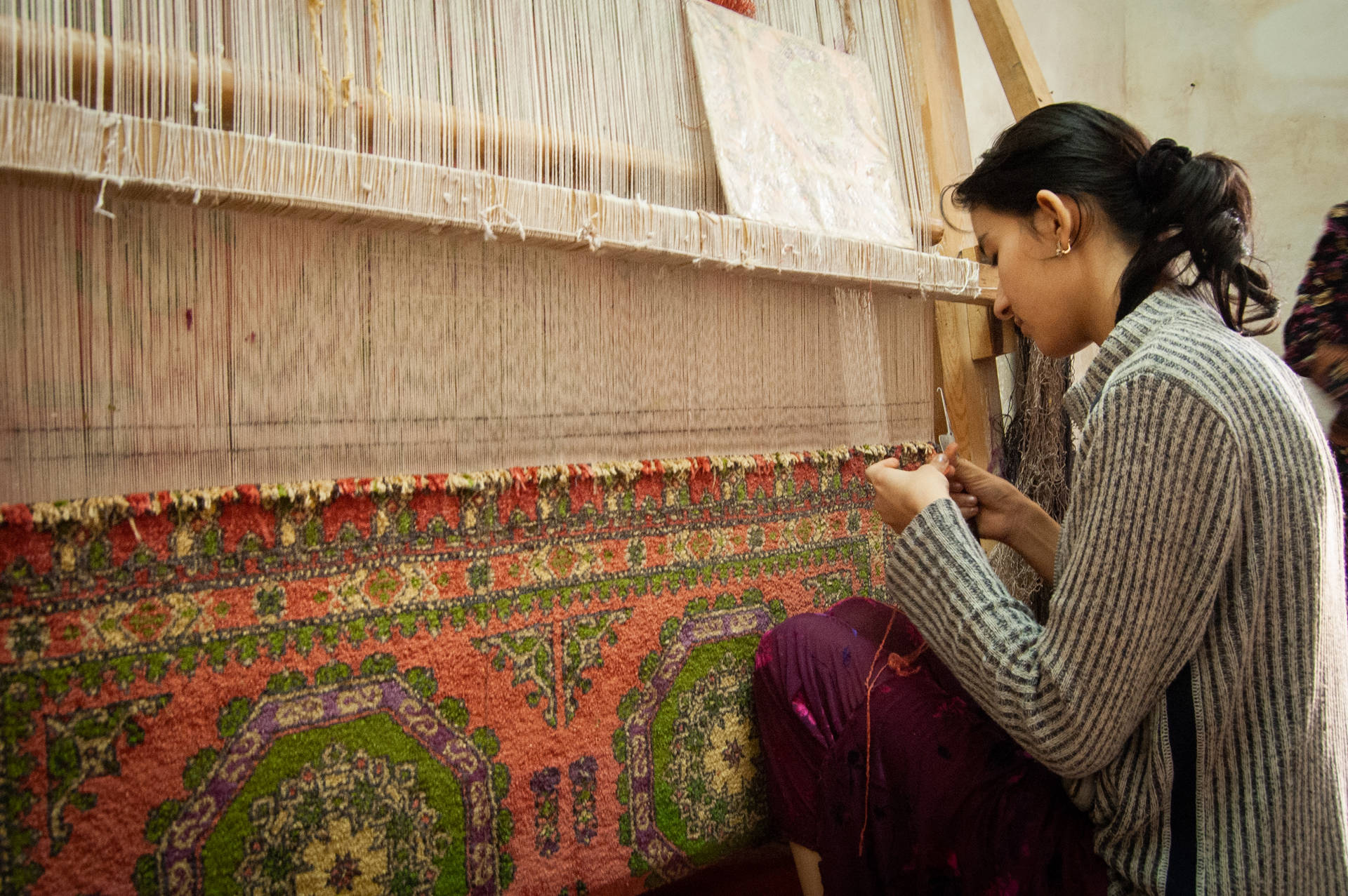 Uzbekistan Carpet Weaving Wallpaper