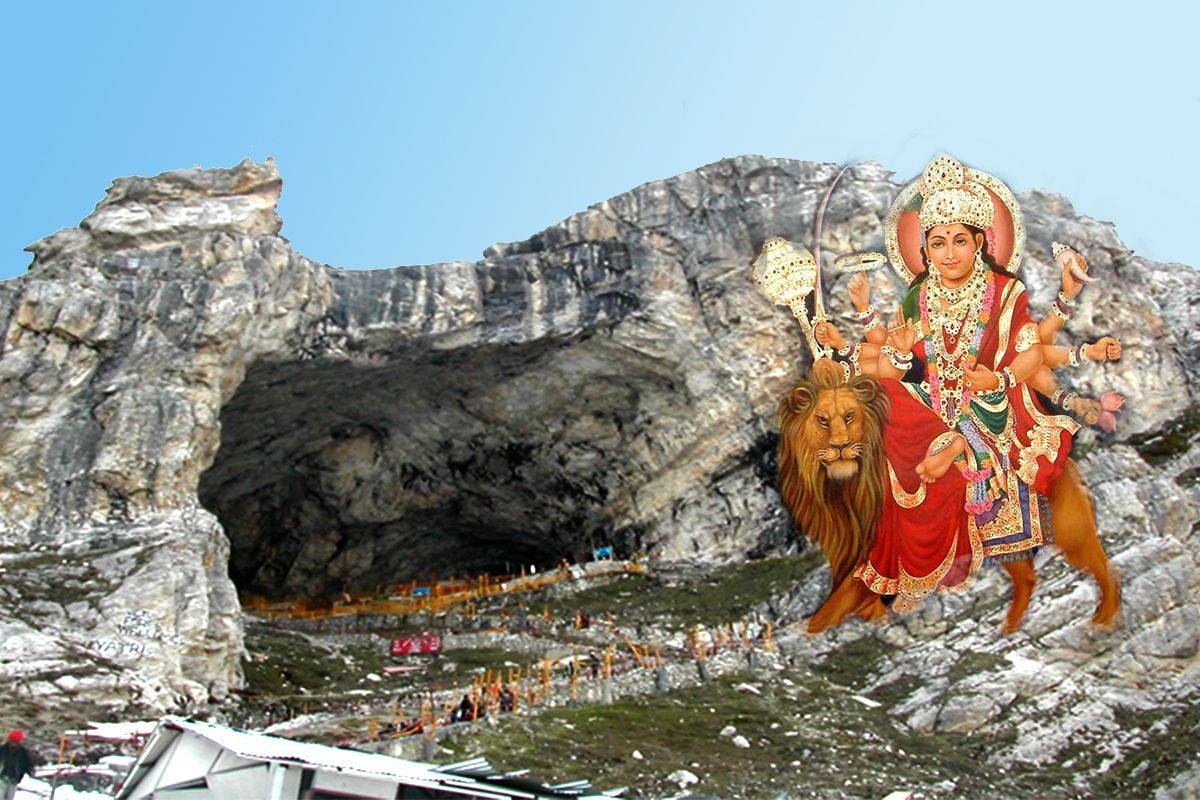 Vaishnodevi Sobre El Sagrado Santuario De La Cueva Fondo de pantalla