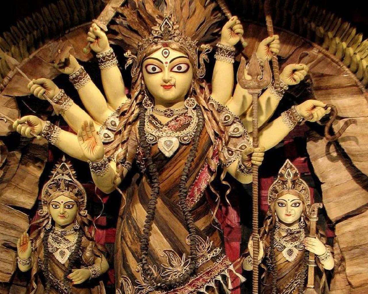 Vaishno Devi Con Le Sue Manifestazioni Come Statue Sfondo