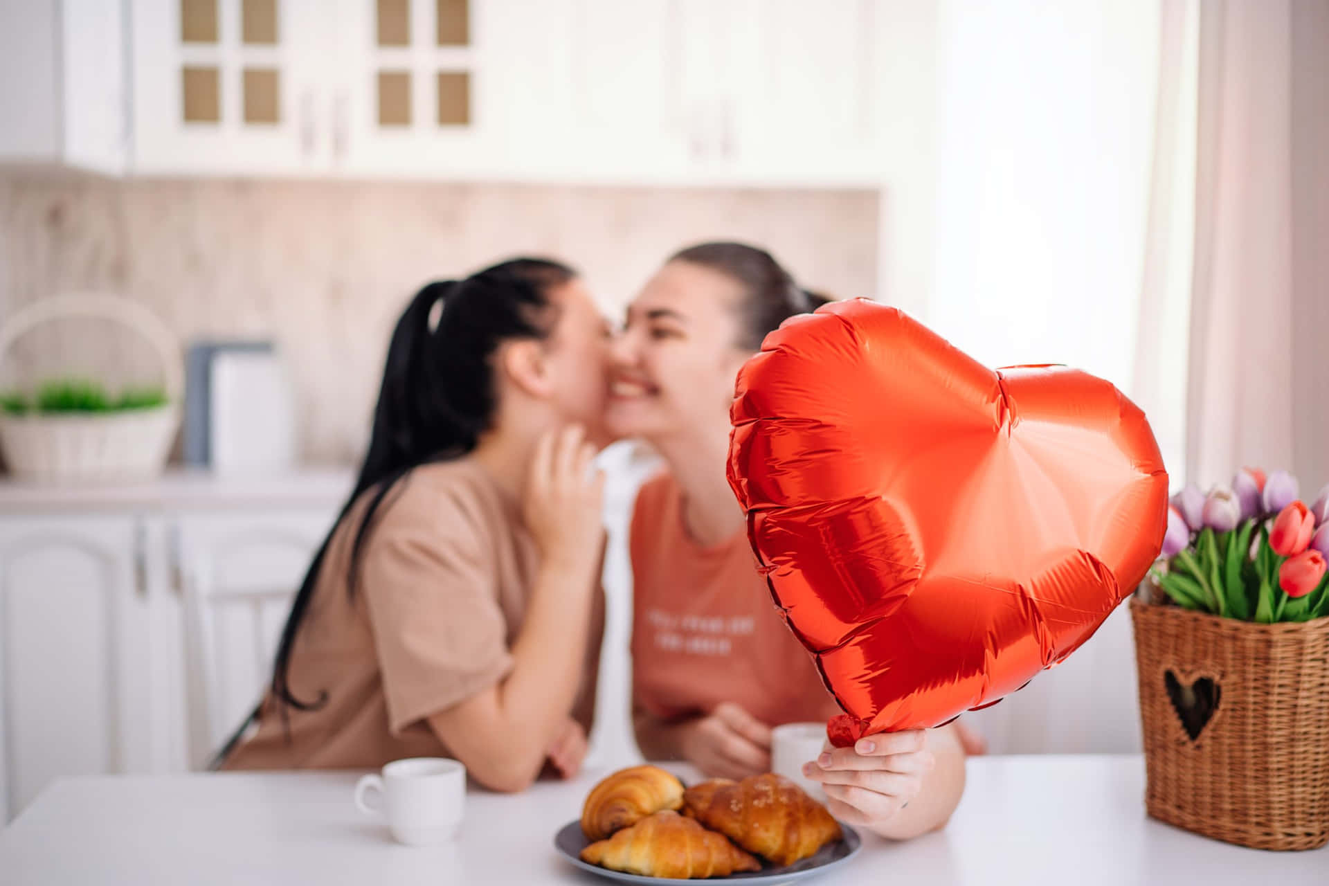 Two Girls With Valentine's Day Balloon Pictures 2560 x 1707 Picture