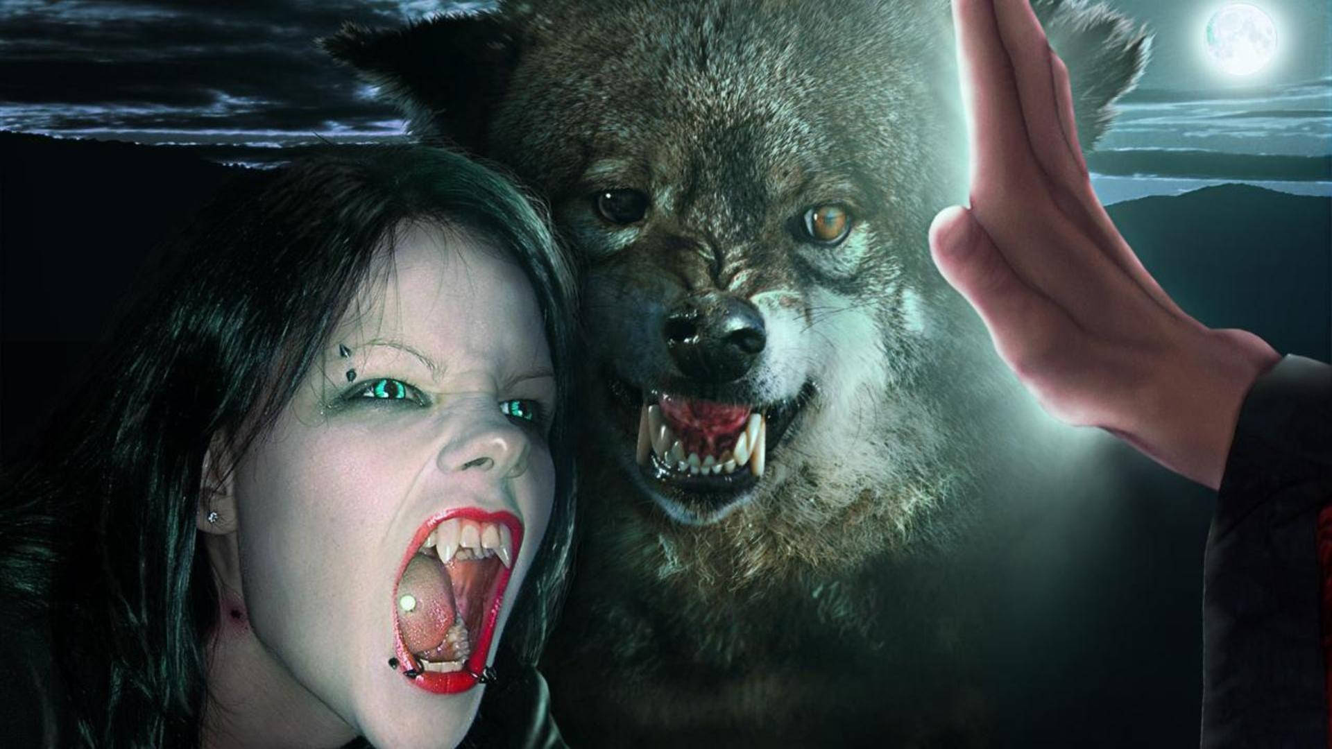 Vampire And Werewolf Roar