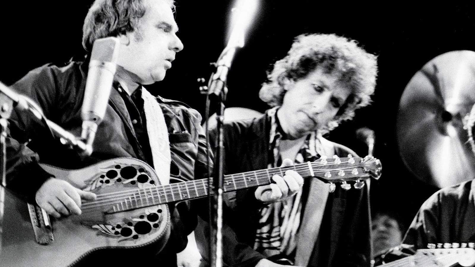 Van Morrison Bob Dylan On Stage Wallpaper