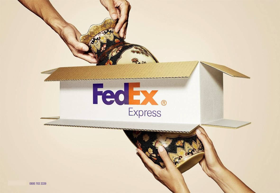 Vase Inside FedEx Tracking Box Wallpaper