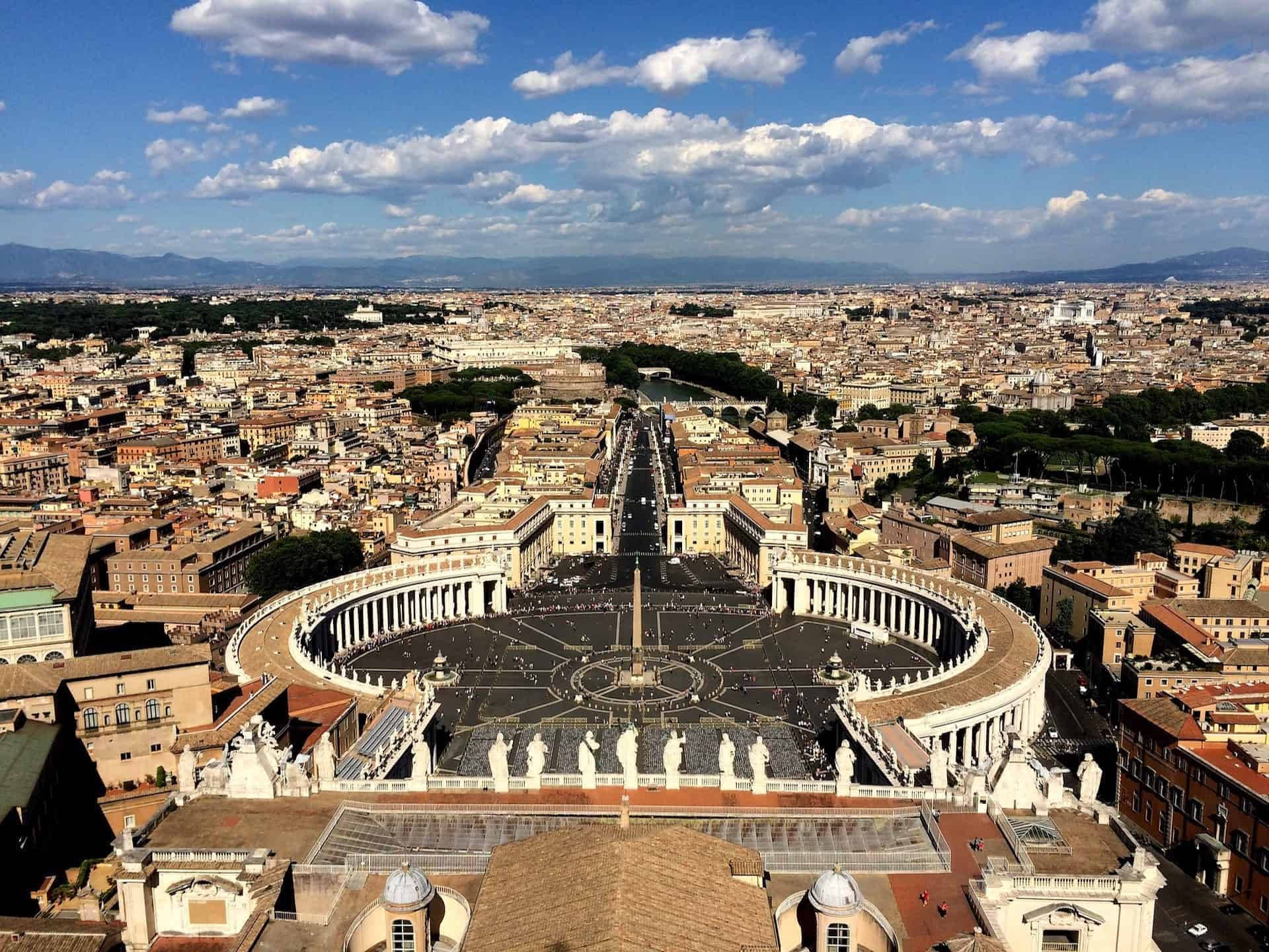 Vaticanodurante Un Día Nublado Fondo de pantalla