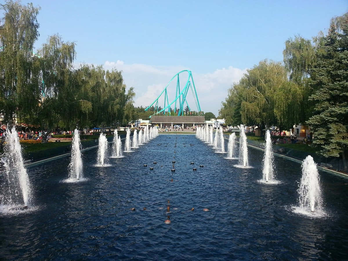 Vaughan Canada Theme Park Fountain View Wallpaper