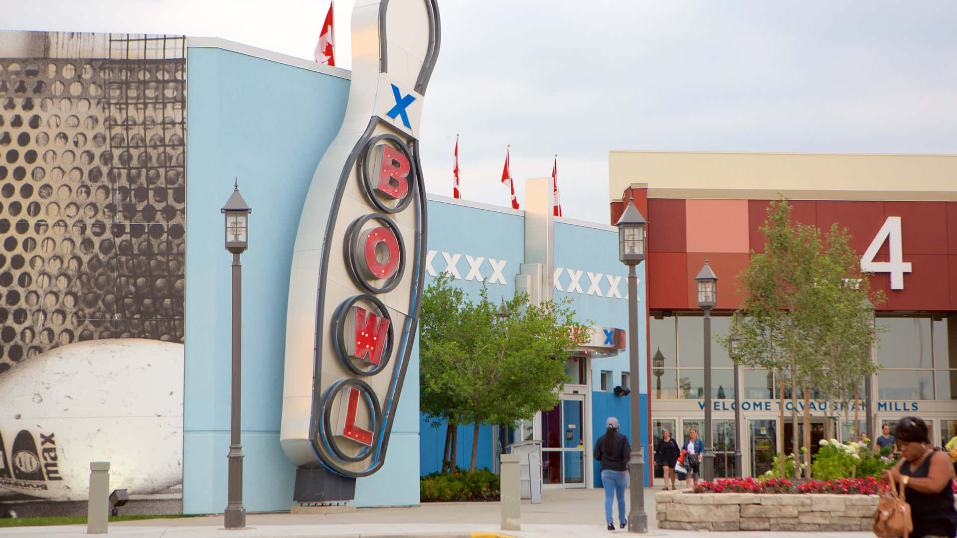 Vaughan Mills Shopping Center Exterior Wallpaper