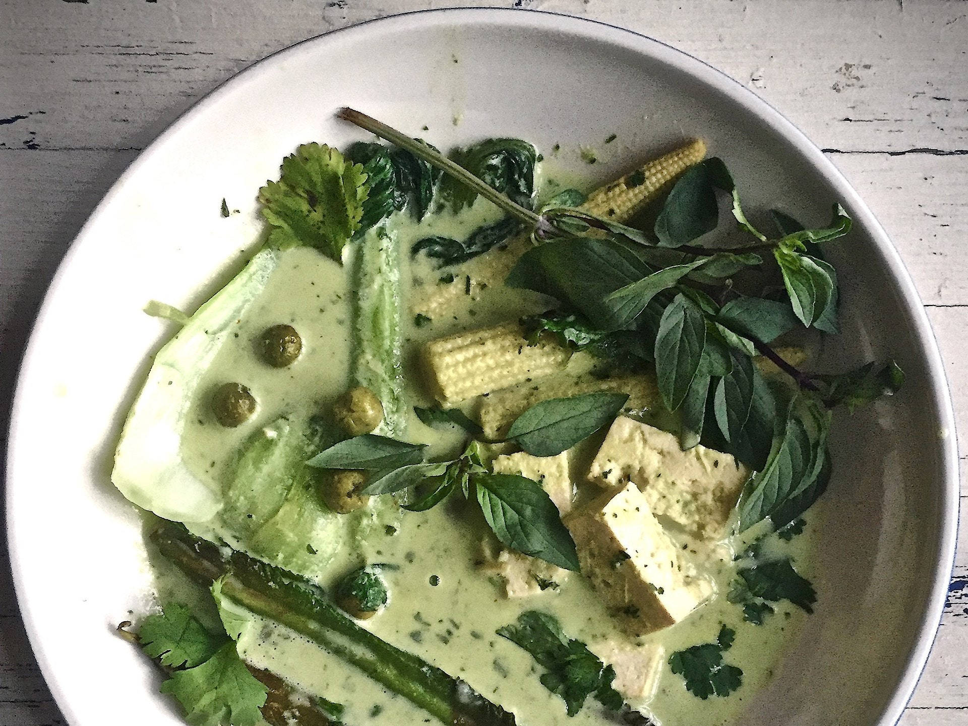 Vegansk grøn thaicurry med tofu Wallpaper
