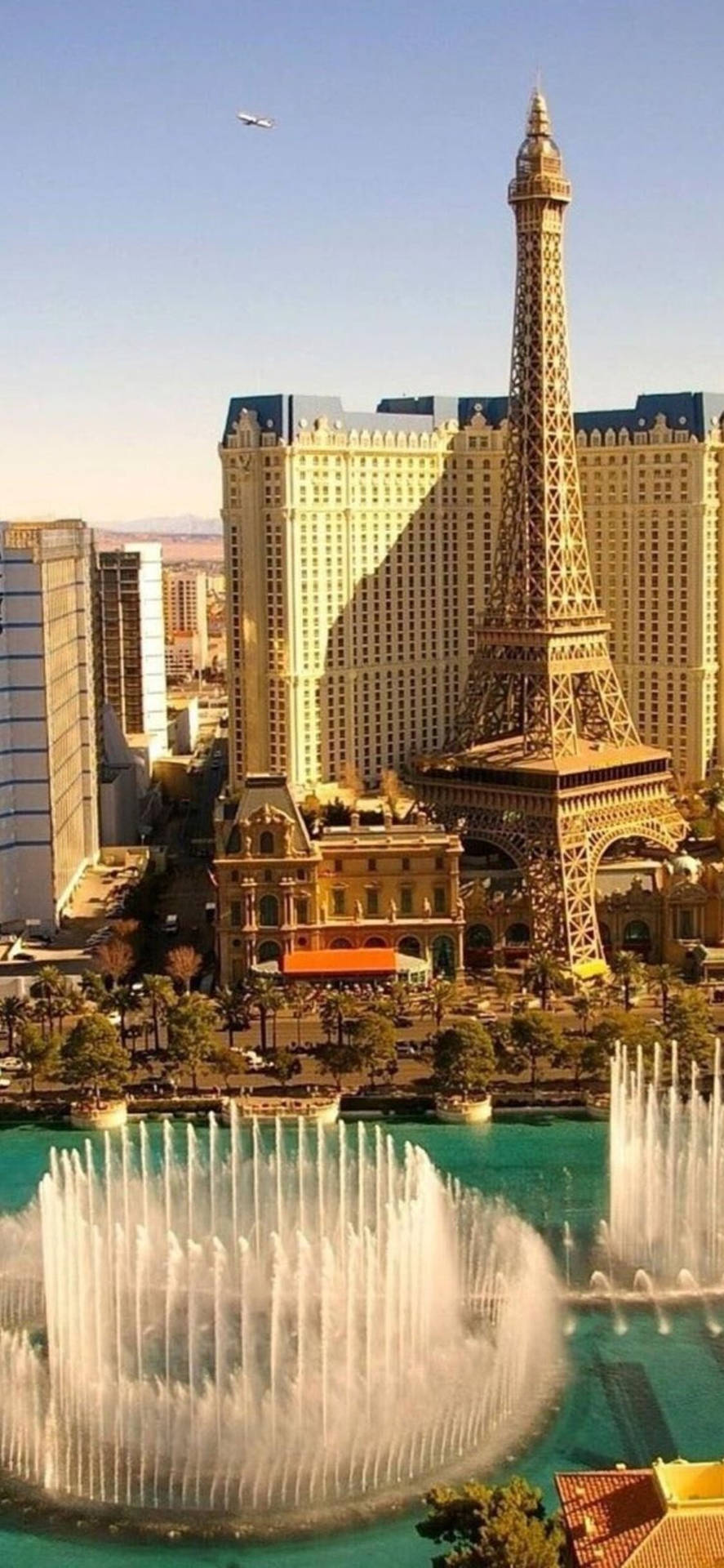 Skyscraper In Vegas Iphone Wallpaper