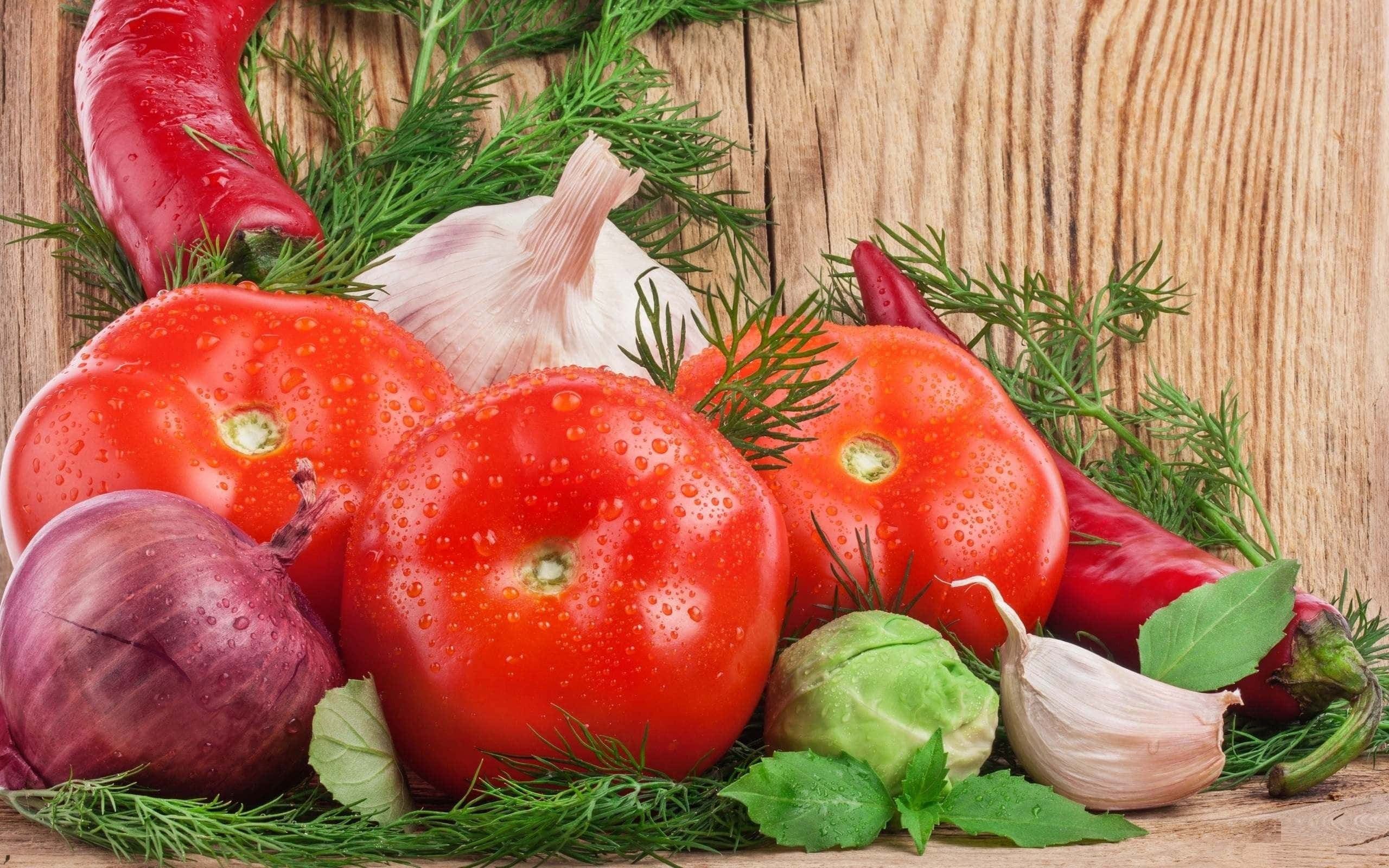 Bildvon Nassen Tomaten, Zwiebeln Und Knoblauch Gemüse