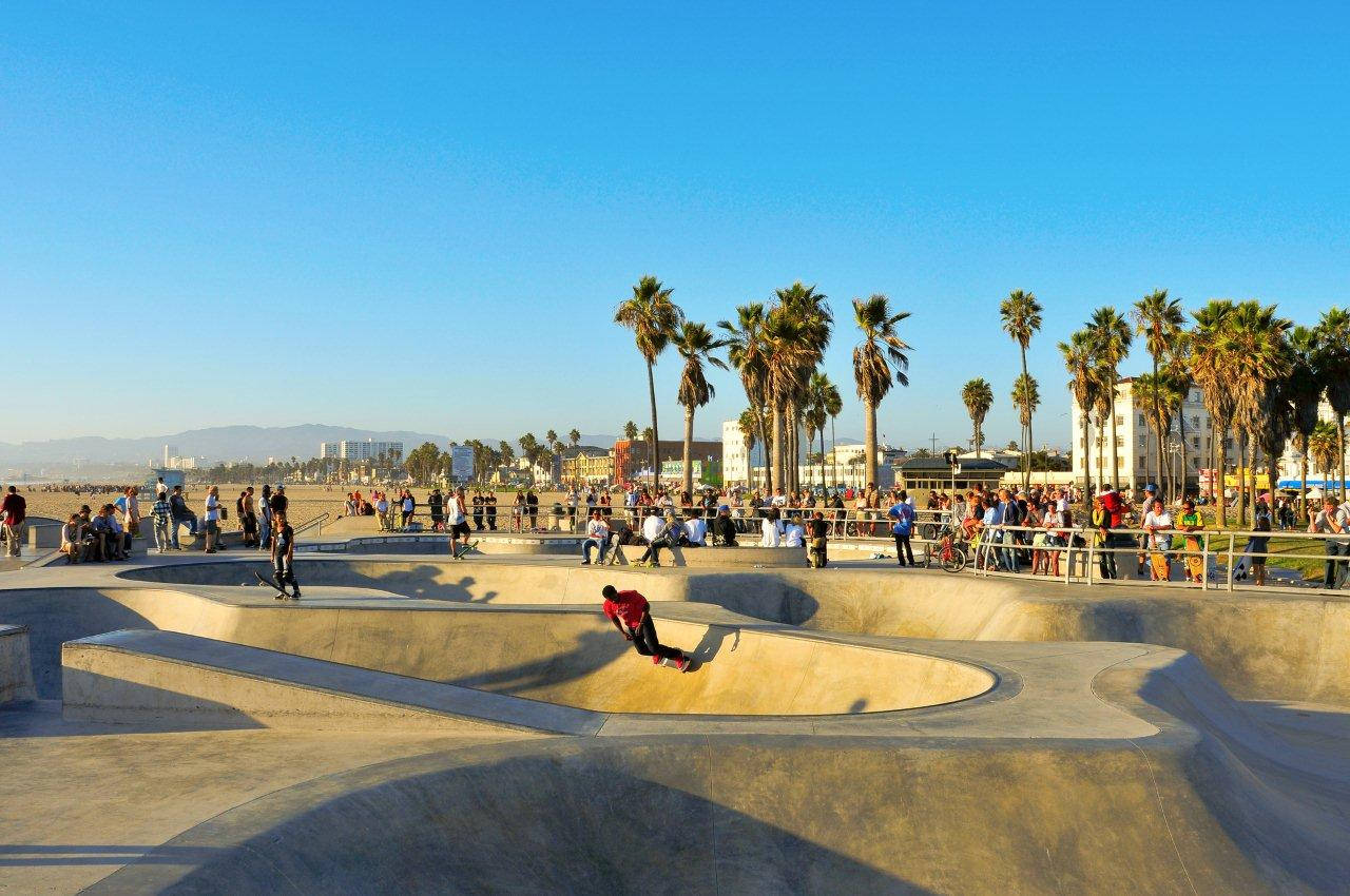 Venice Beach skateboardpark tapet Wallpaper