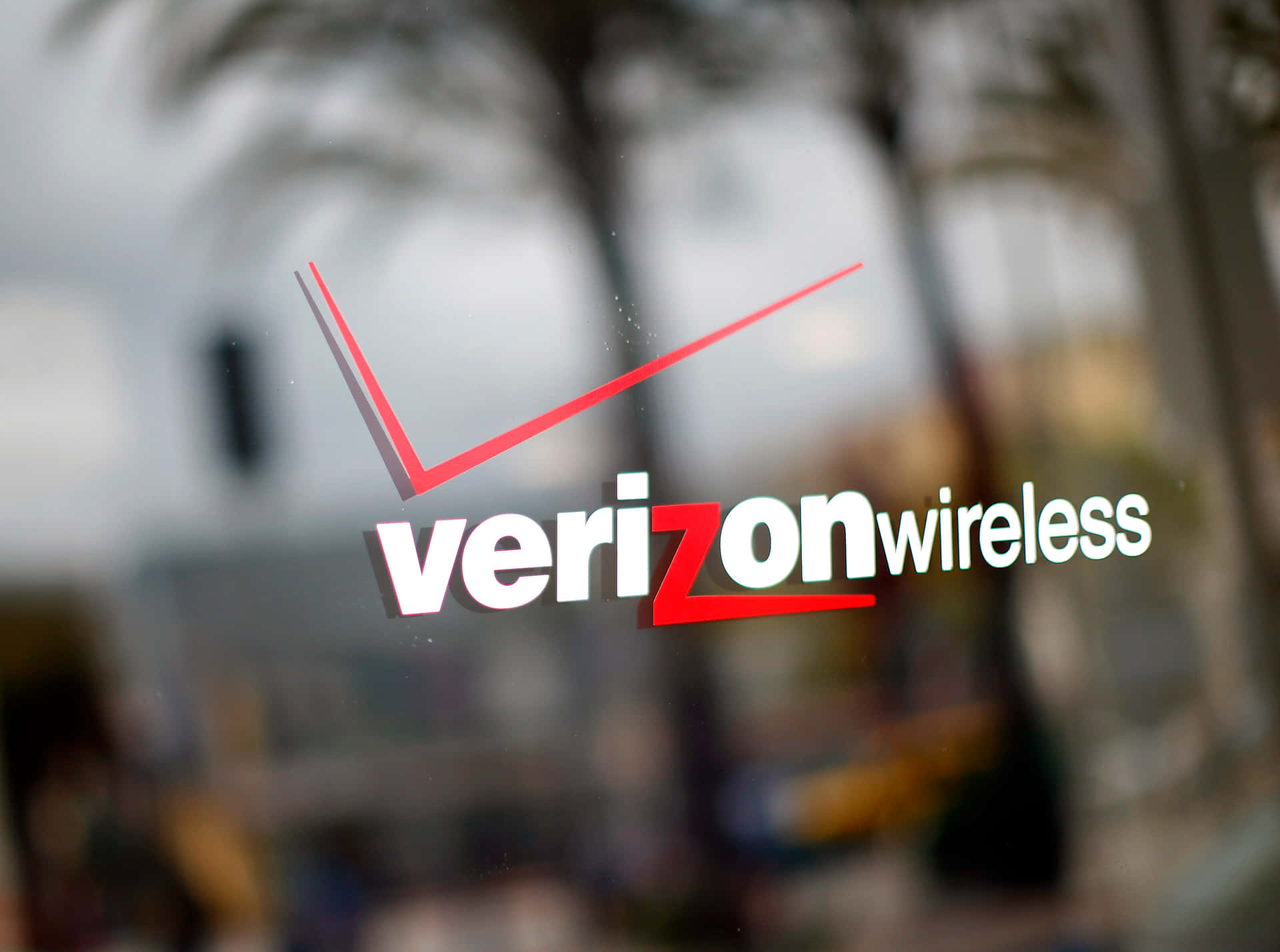 Verizon Wireless Logo In Front Of A Store