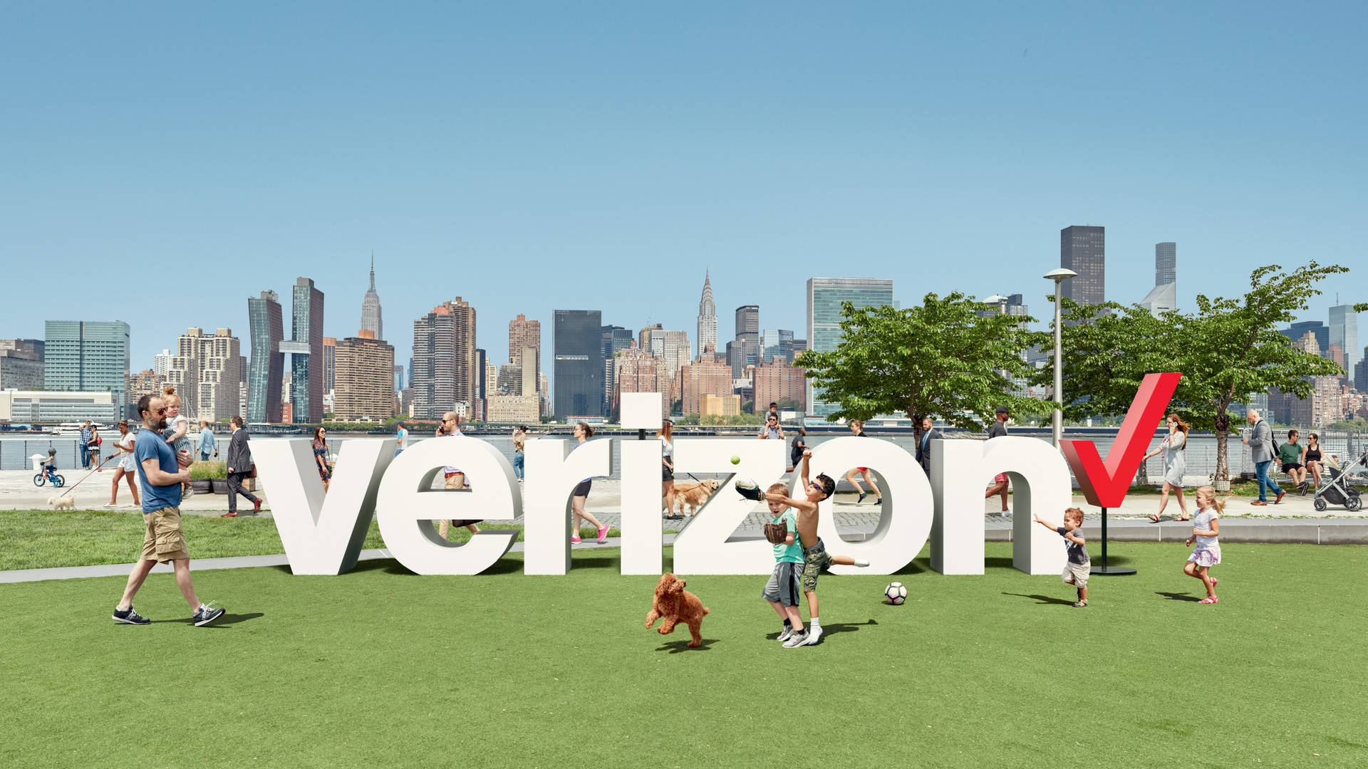 Verizon Logo In A Park Wallpaper