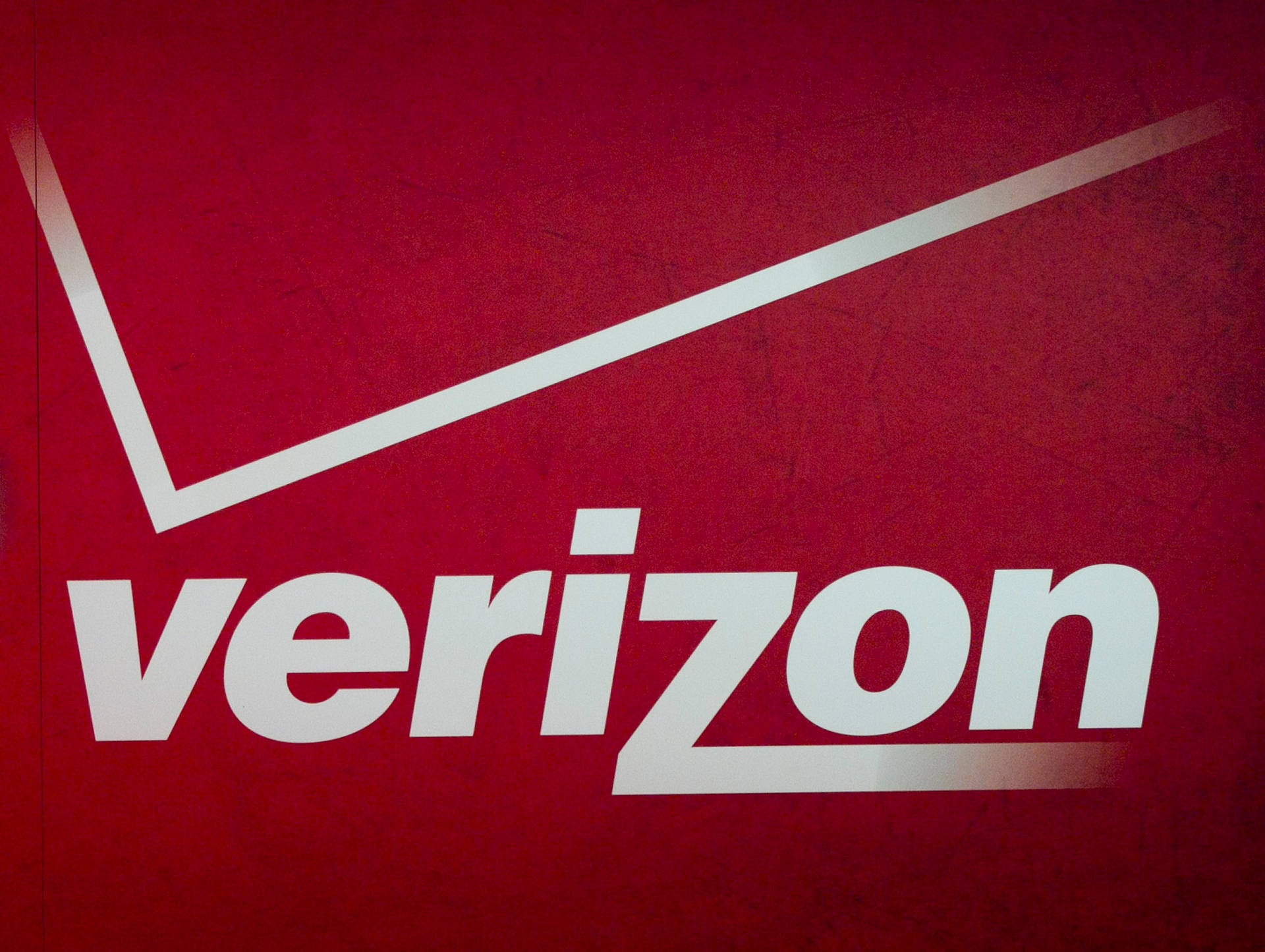 Verizon Logo In Old Red Wallpaper