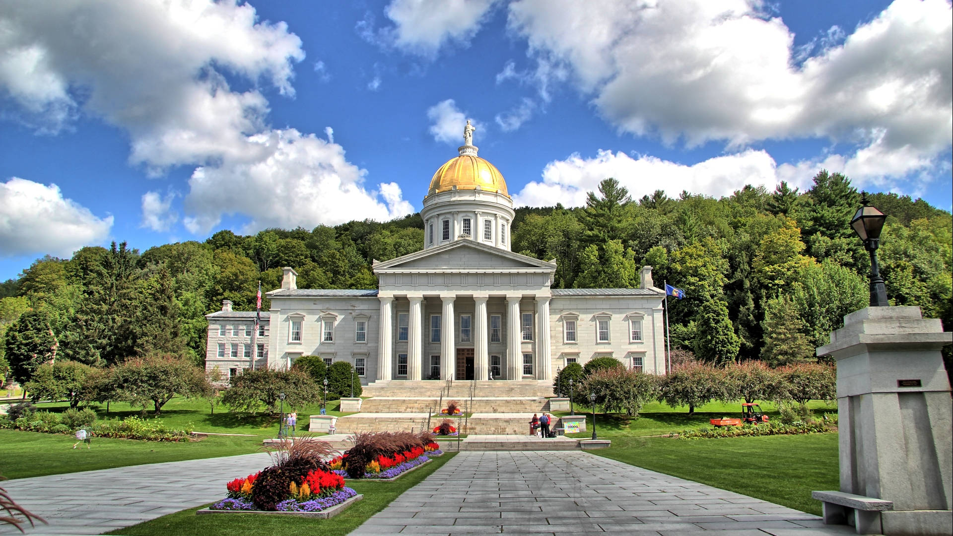 Vermont State House In Summer Wallpaper