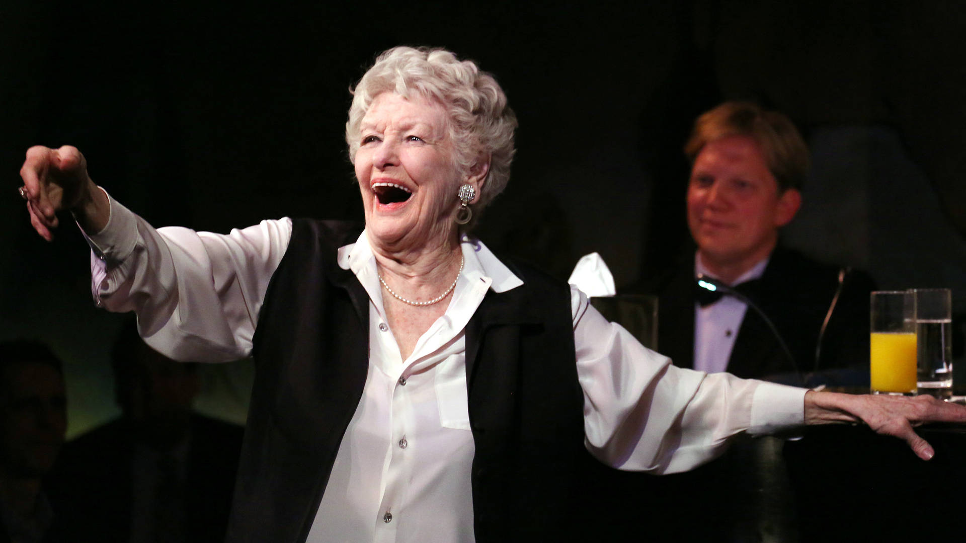 Veteran Actress Elaine Stritch Taking The Stage Wallpaper