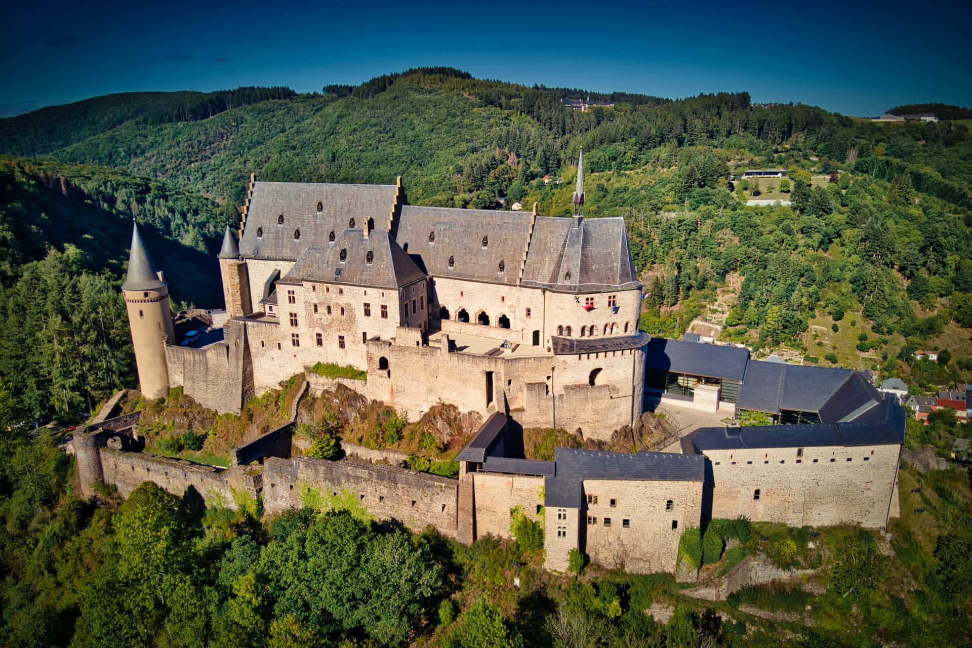 Vianden Slott Luxembourg Luftbilde Bakgrunnsbildet