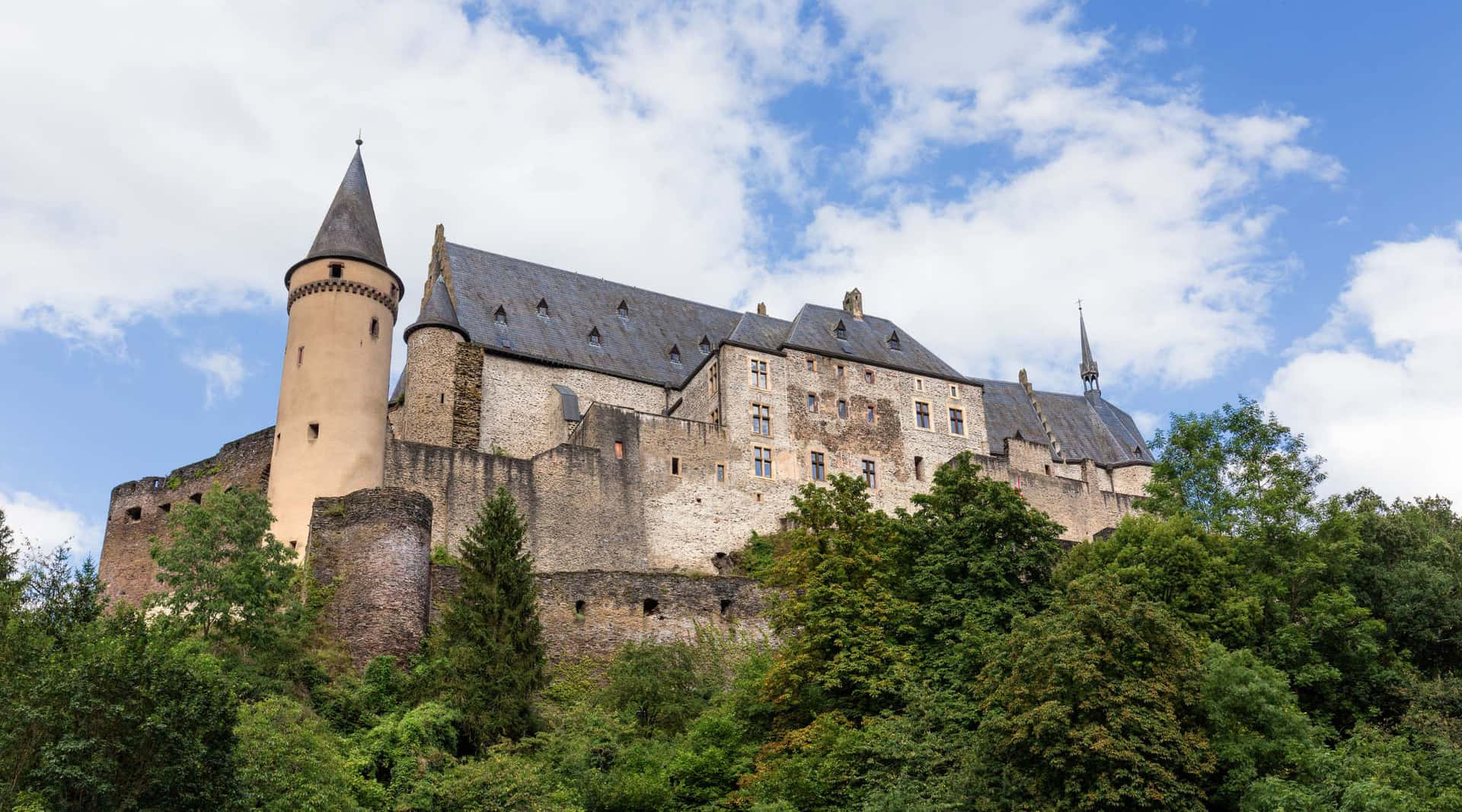 Vianden Slott Luxembourg Bakgrunnsbildet