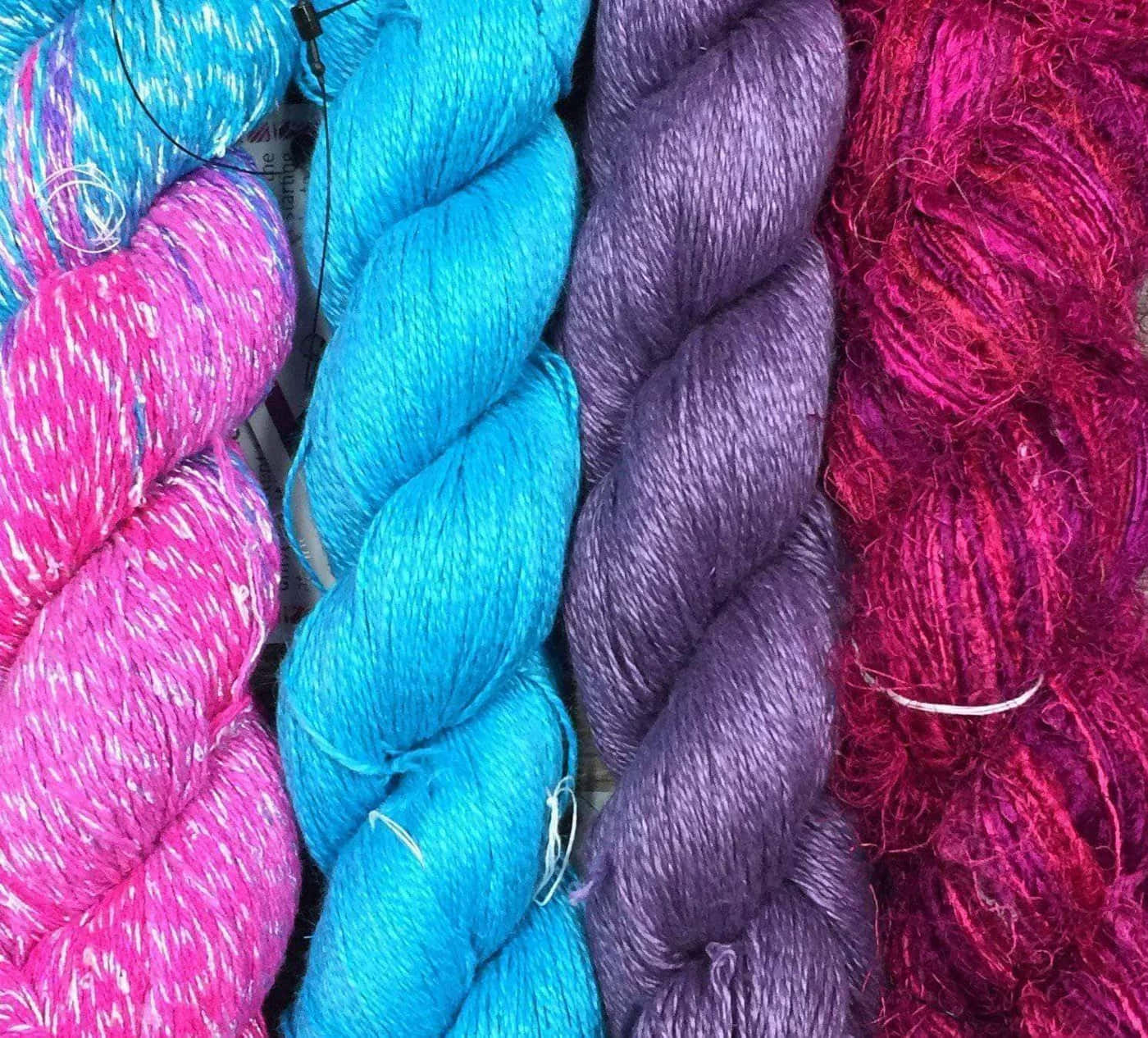 Vibrant Knitting Spincyle Wools Wallpaper