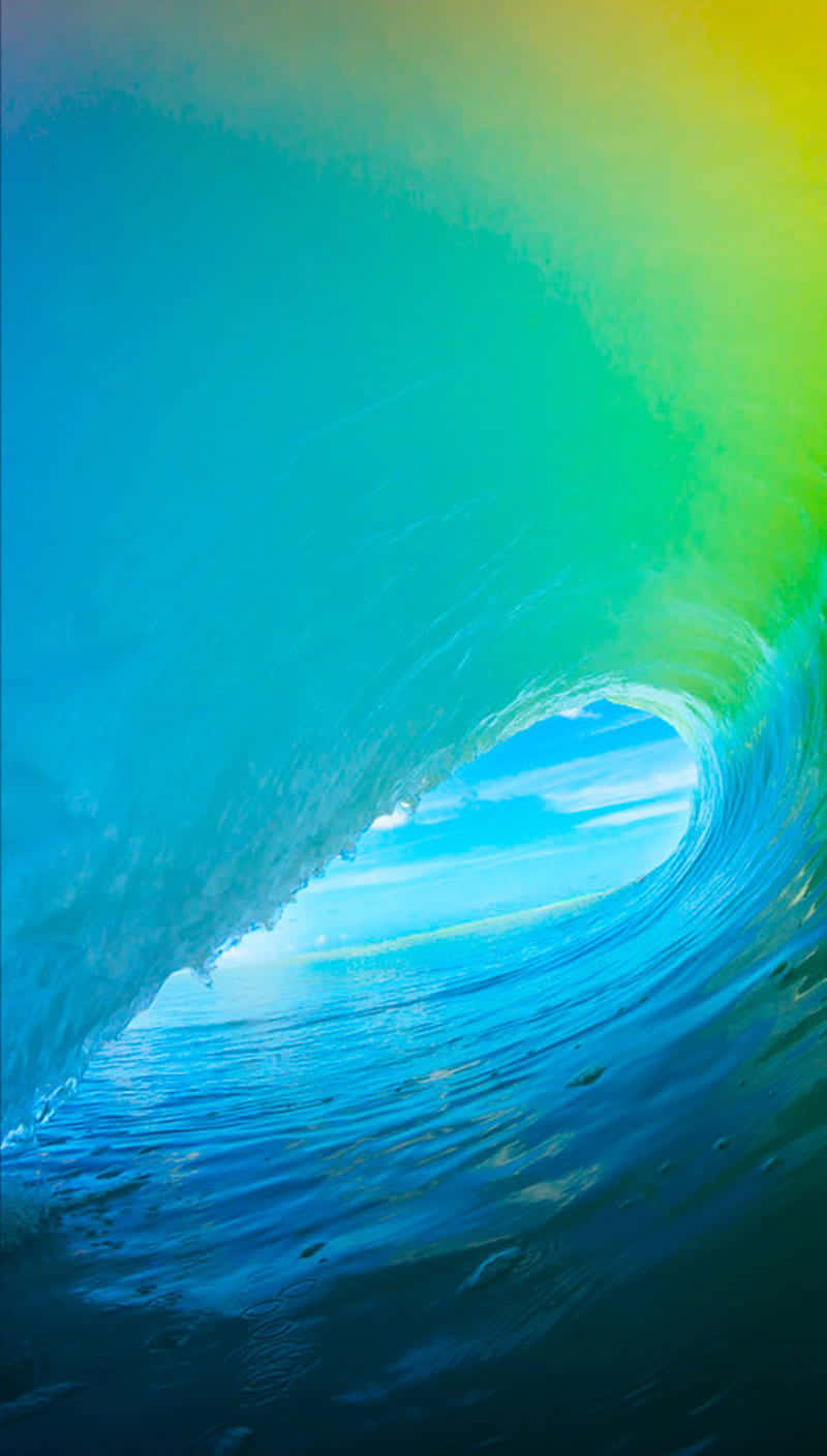 Vibrant Ocean Wave Curl Wallpaper