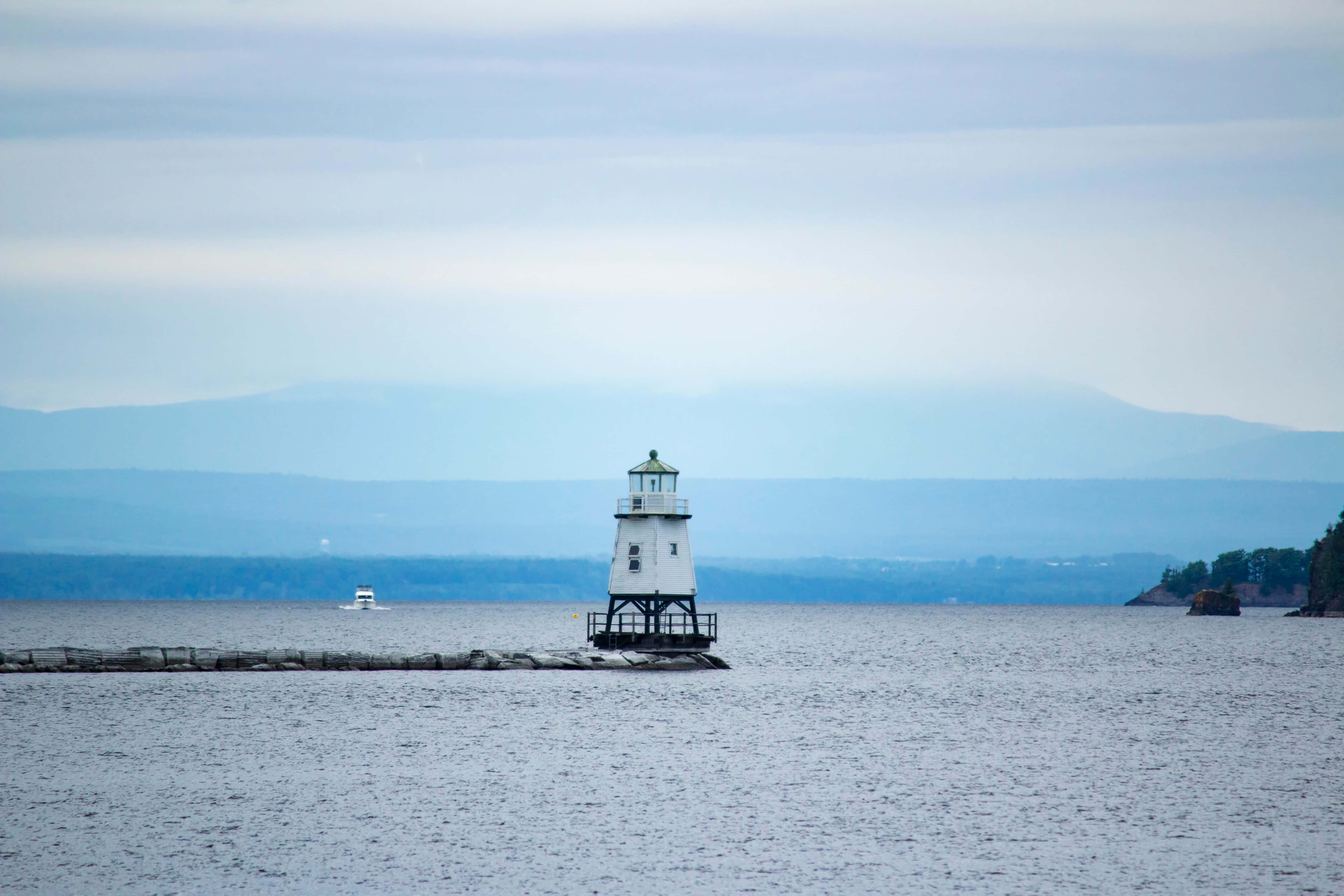 Vibrant Sunset Over The Burlington Skyline Wallpaper