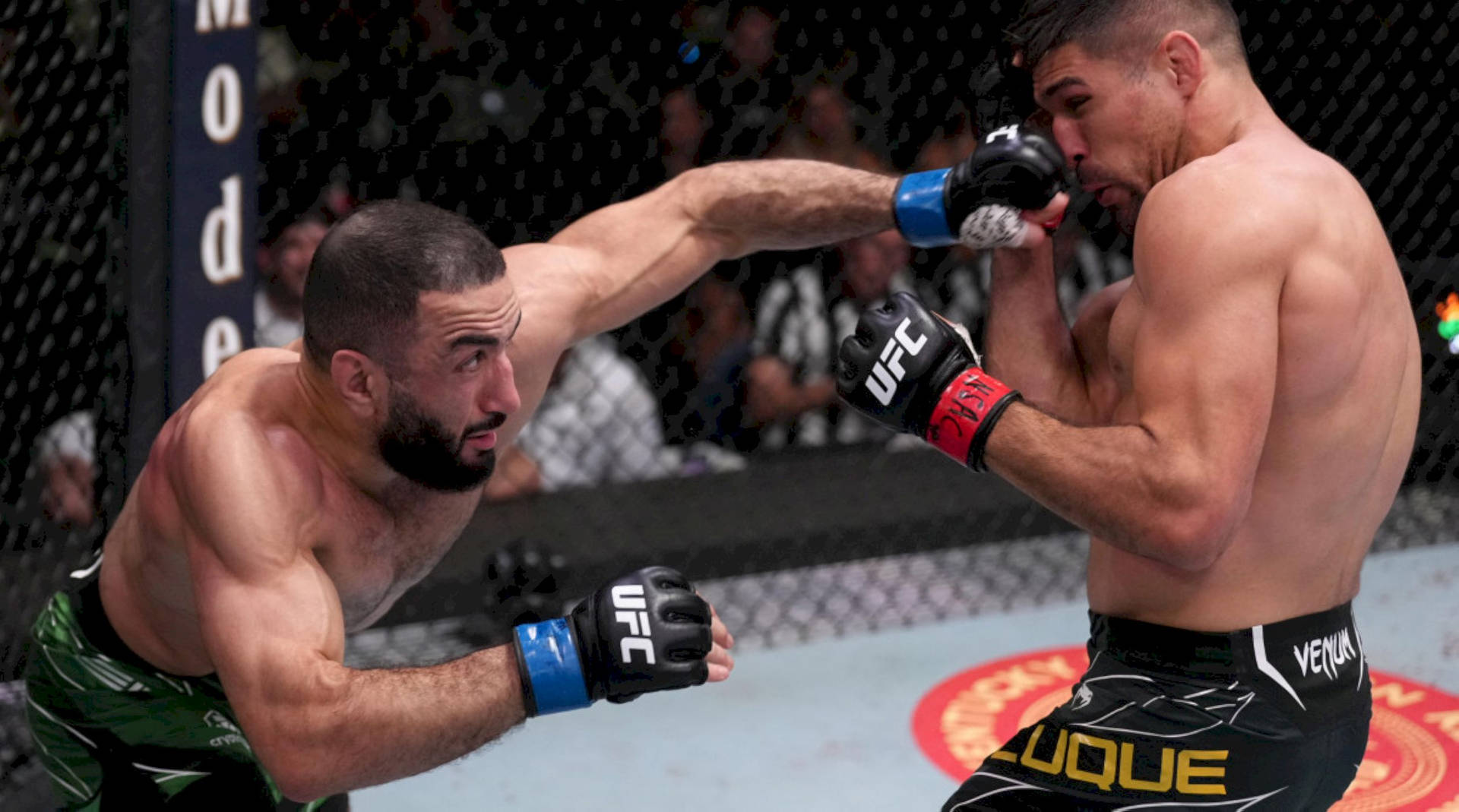 Vicente Luque Taking A Punch Wallpaper
