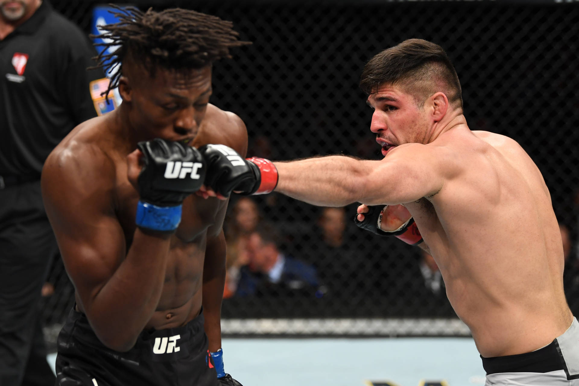 Action-Packed Fight Between Vicente Luque and Jalin Turner Wallpaper