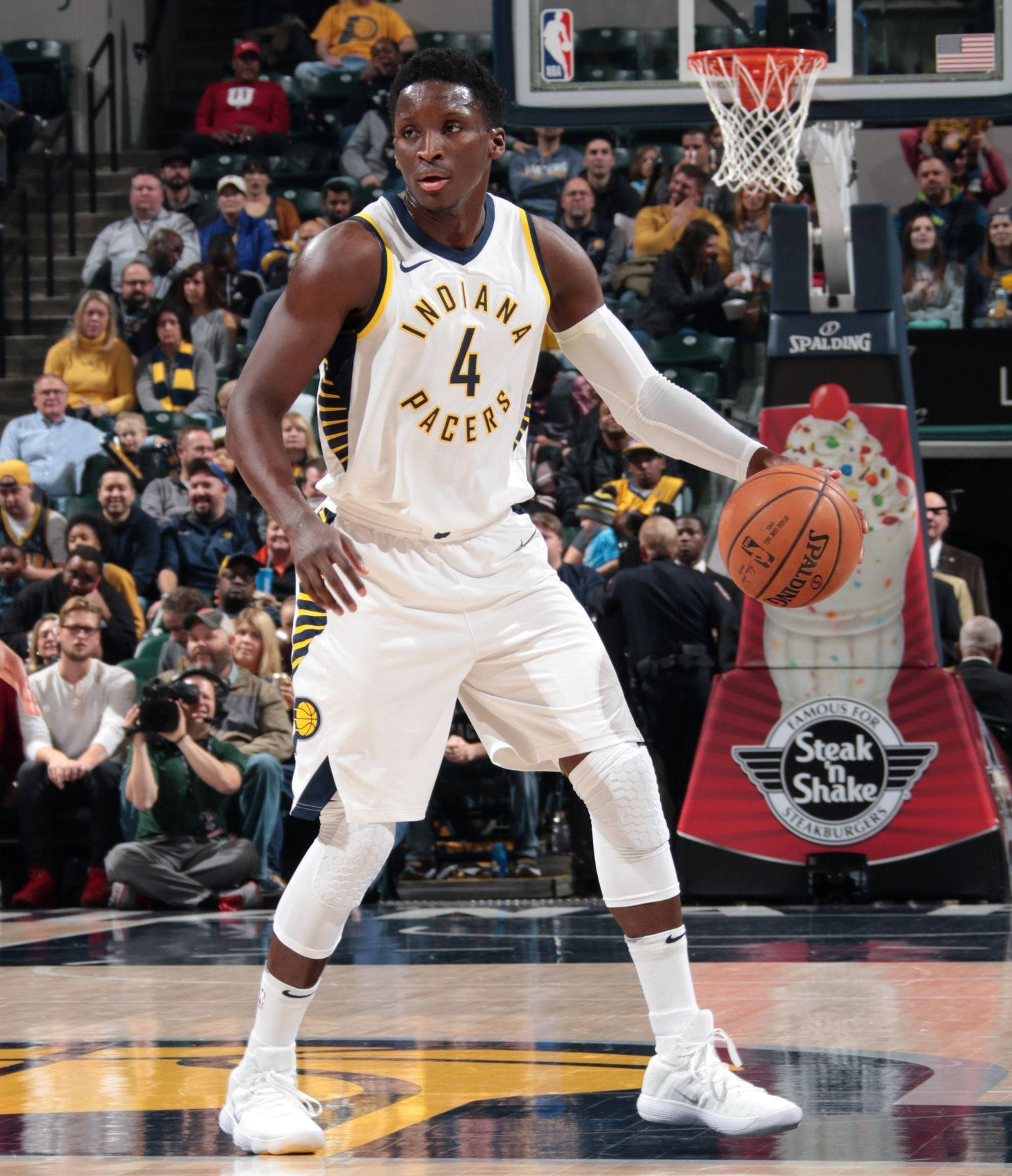 Victor Oladipo In All-White Outfit Wallpaper