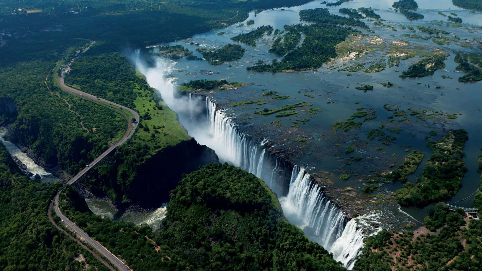 Victoriafallenpå Zambezifloden. Wallpaper