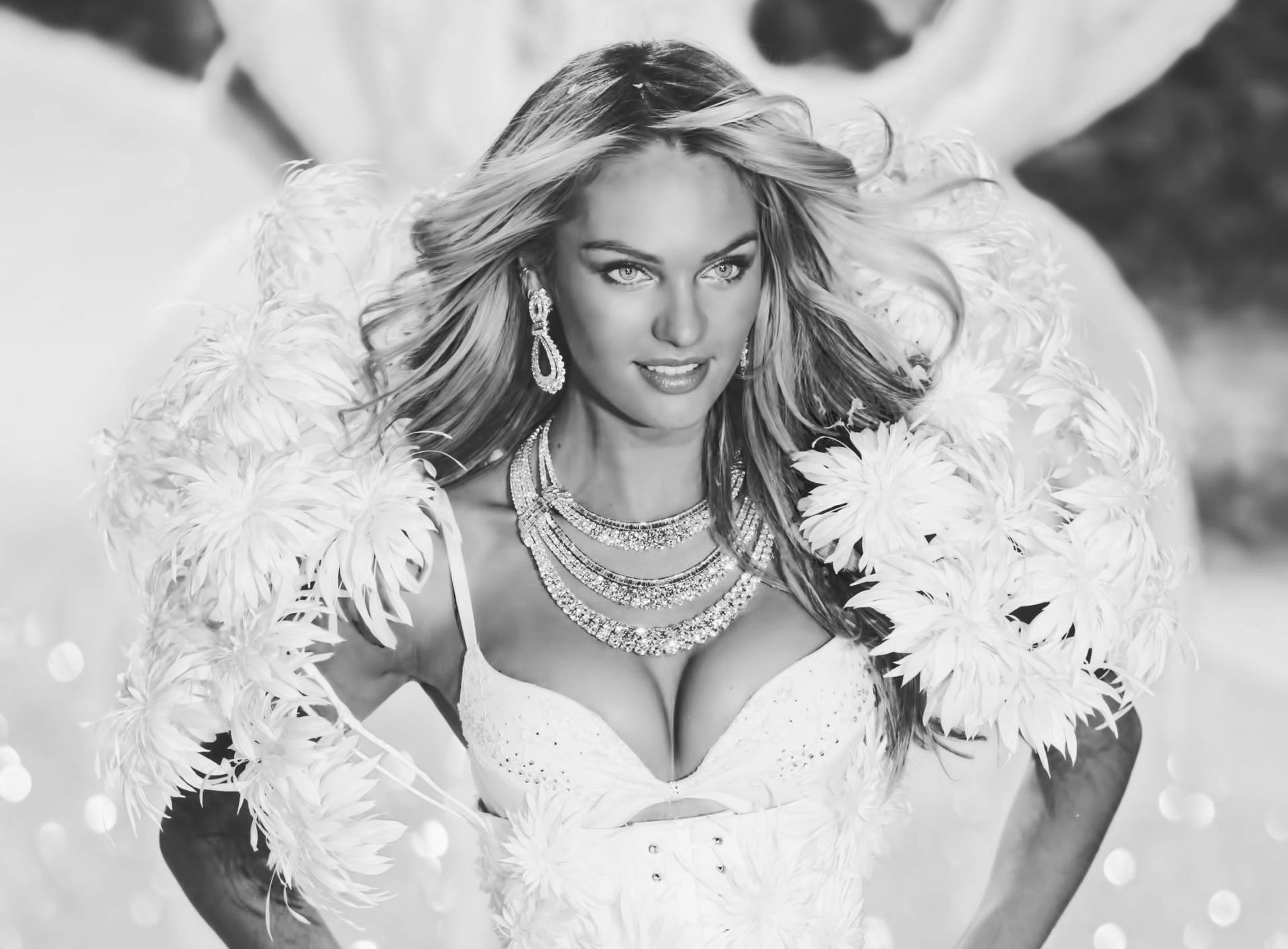 Victoria’s Secret Angel Candice Swanepoel looking stunning in her photoshoot. Wallpaper