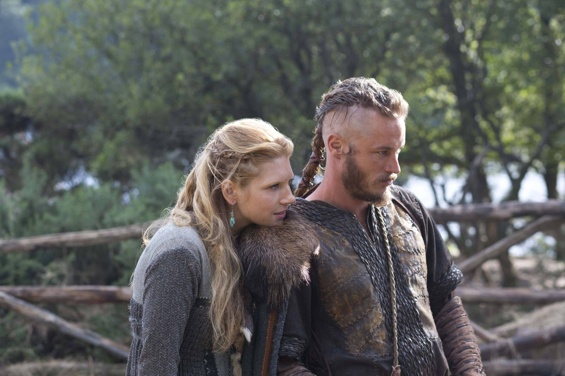 Vikings Lagertha And Ragnar Sweet Pose Wallpaper