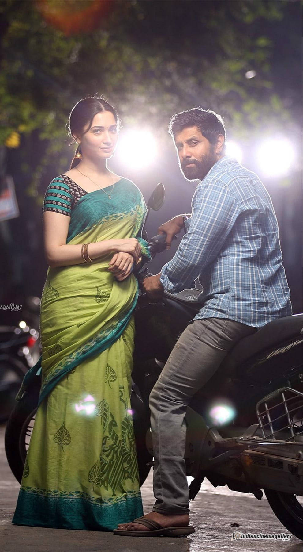 Vikram With Tamannaah For Sketch Background