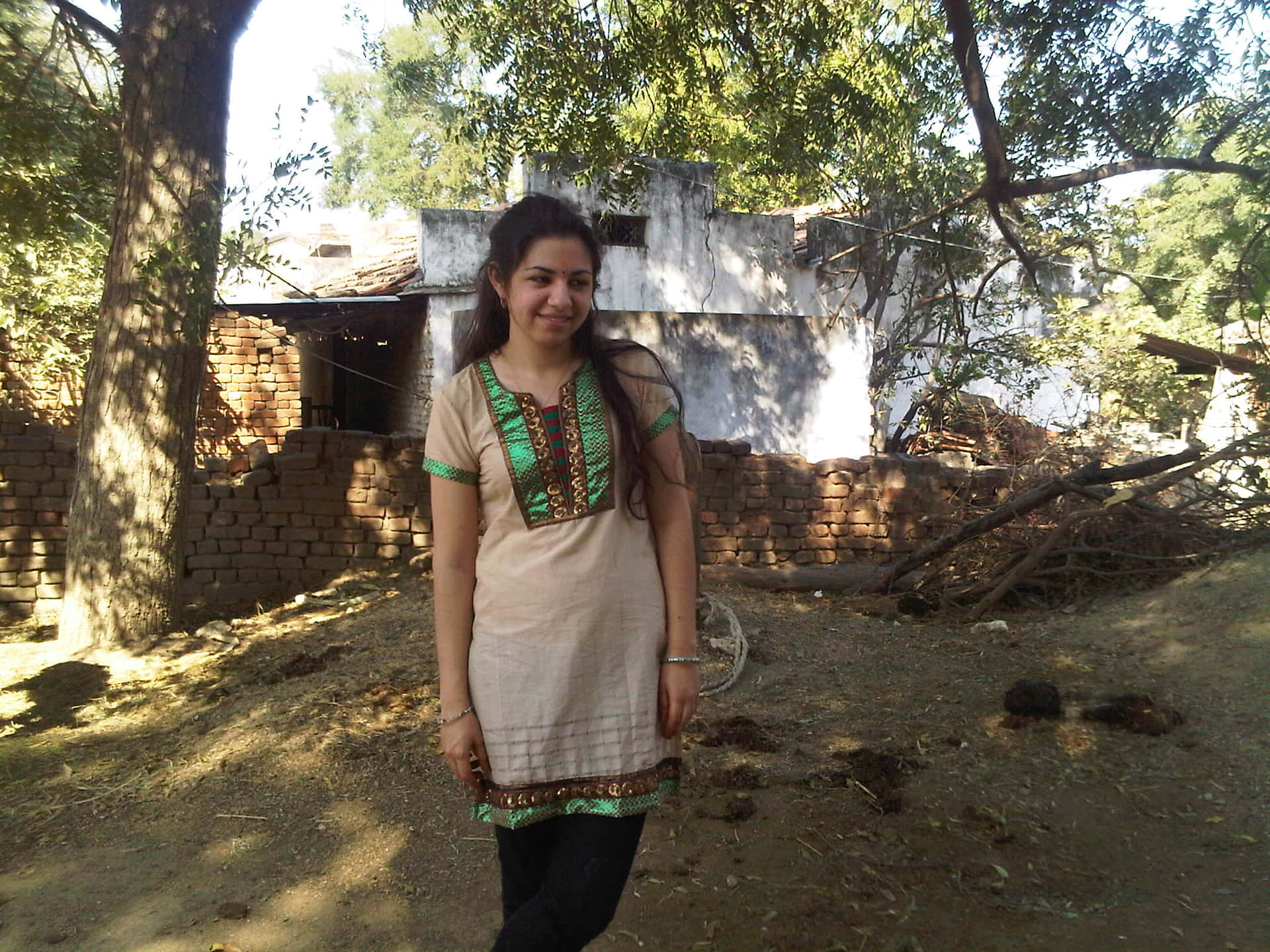 1. Pige fra landsbyen Indisk Kjole Billeder Tapet