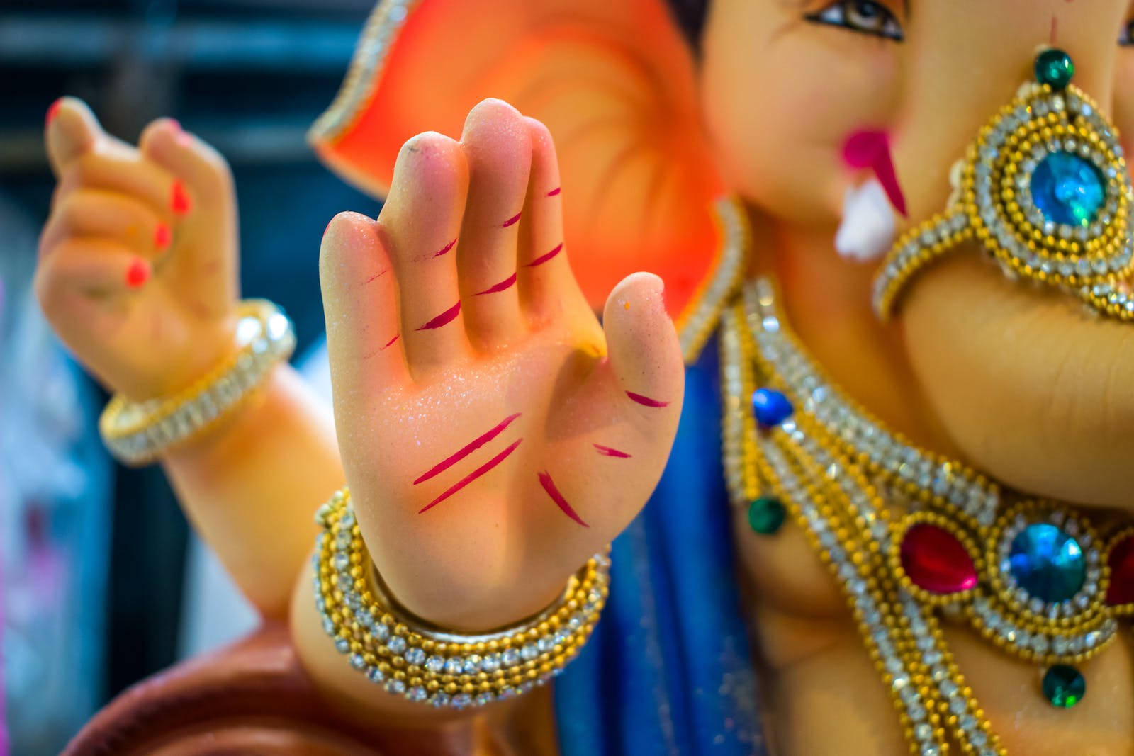 Download Vinayaka Hand Close-up Wallpaper 